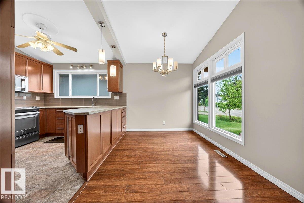Photo 23 at 15302 76 Avenue NW, Rio Terrace, Edmonton