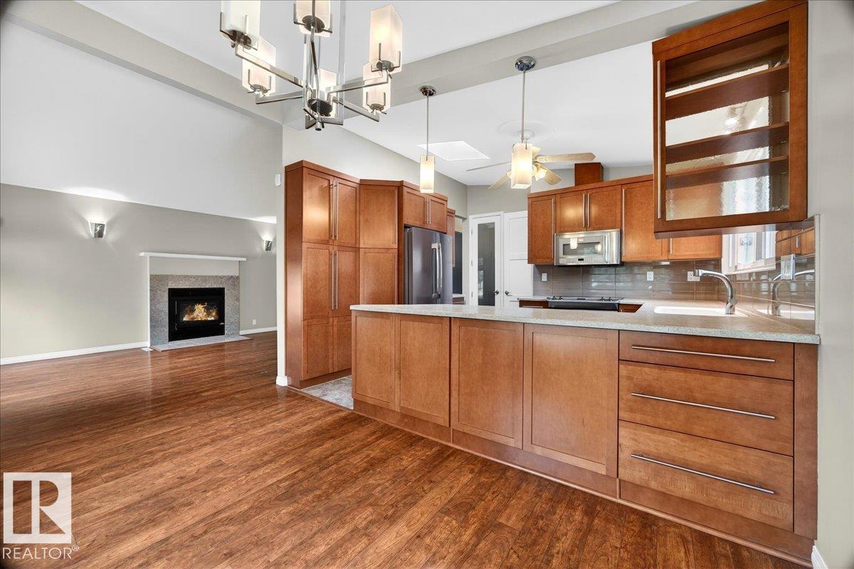 Photo 6 at 15302 76 Avenue NW, Rio Terrace, Edmonton