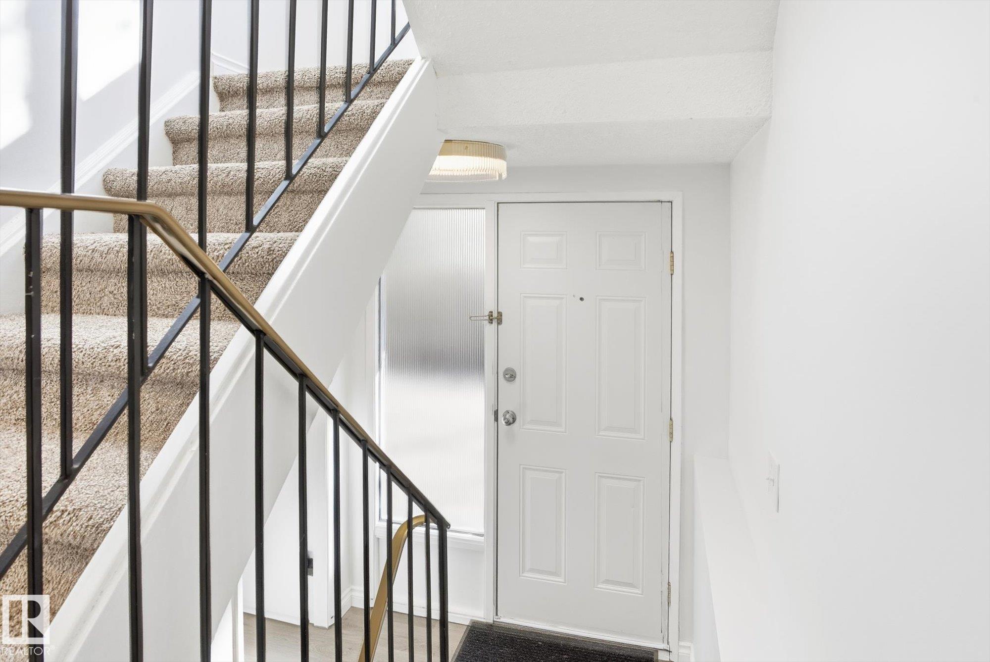 Photo 11 at 857 Erin Place NW, Thorncliffe, Edmonton