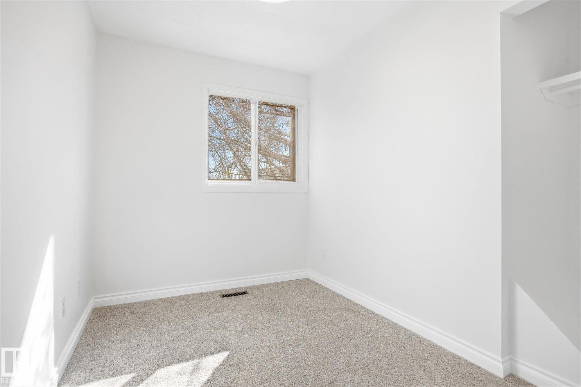 Photo 18 at 857 Erin Place NW, Thorncliffe, Edmonton