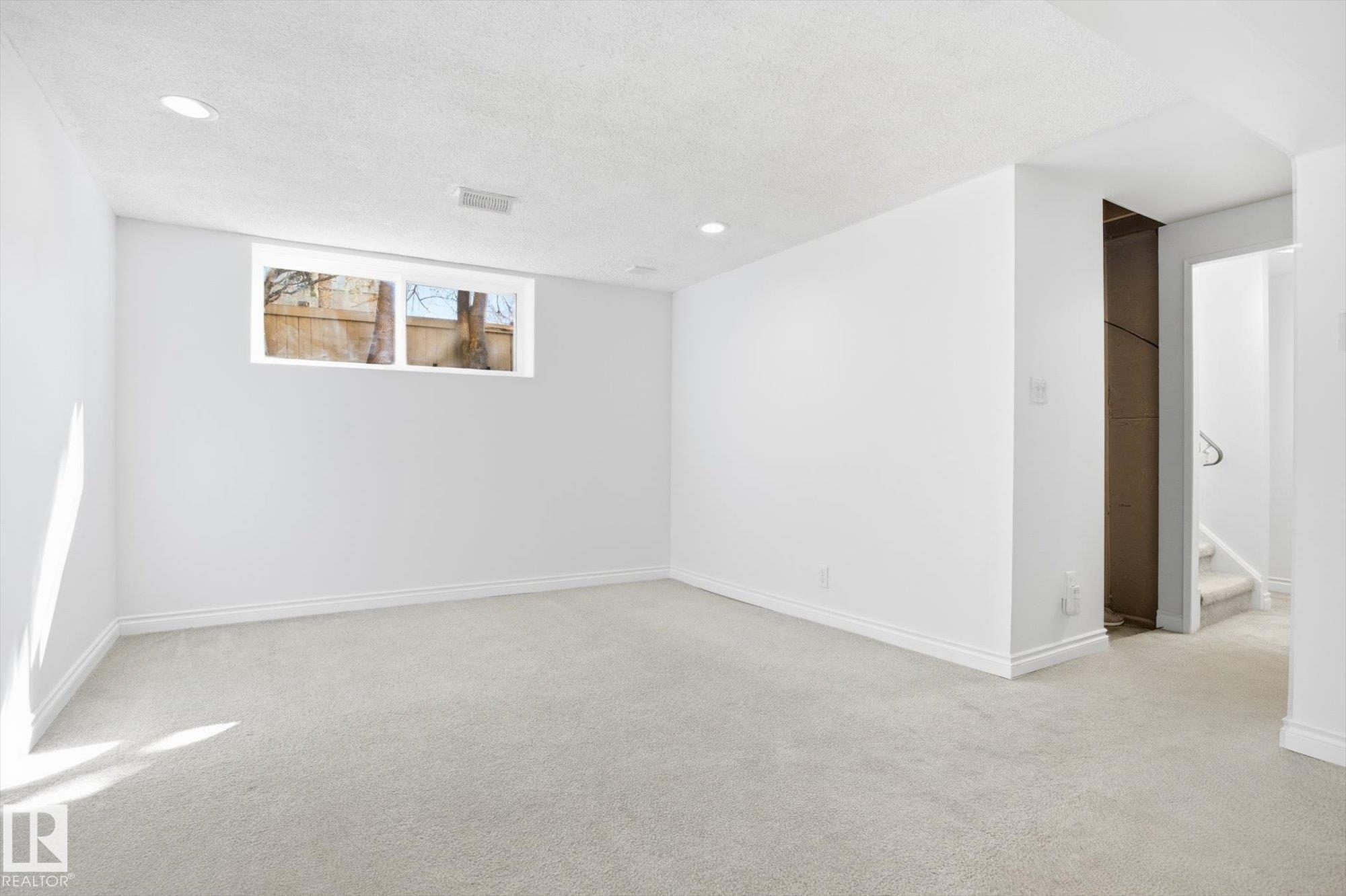 Photo 22 at 857 Erin Place NW, Thorncliffe, Edmonton