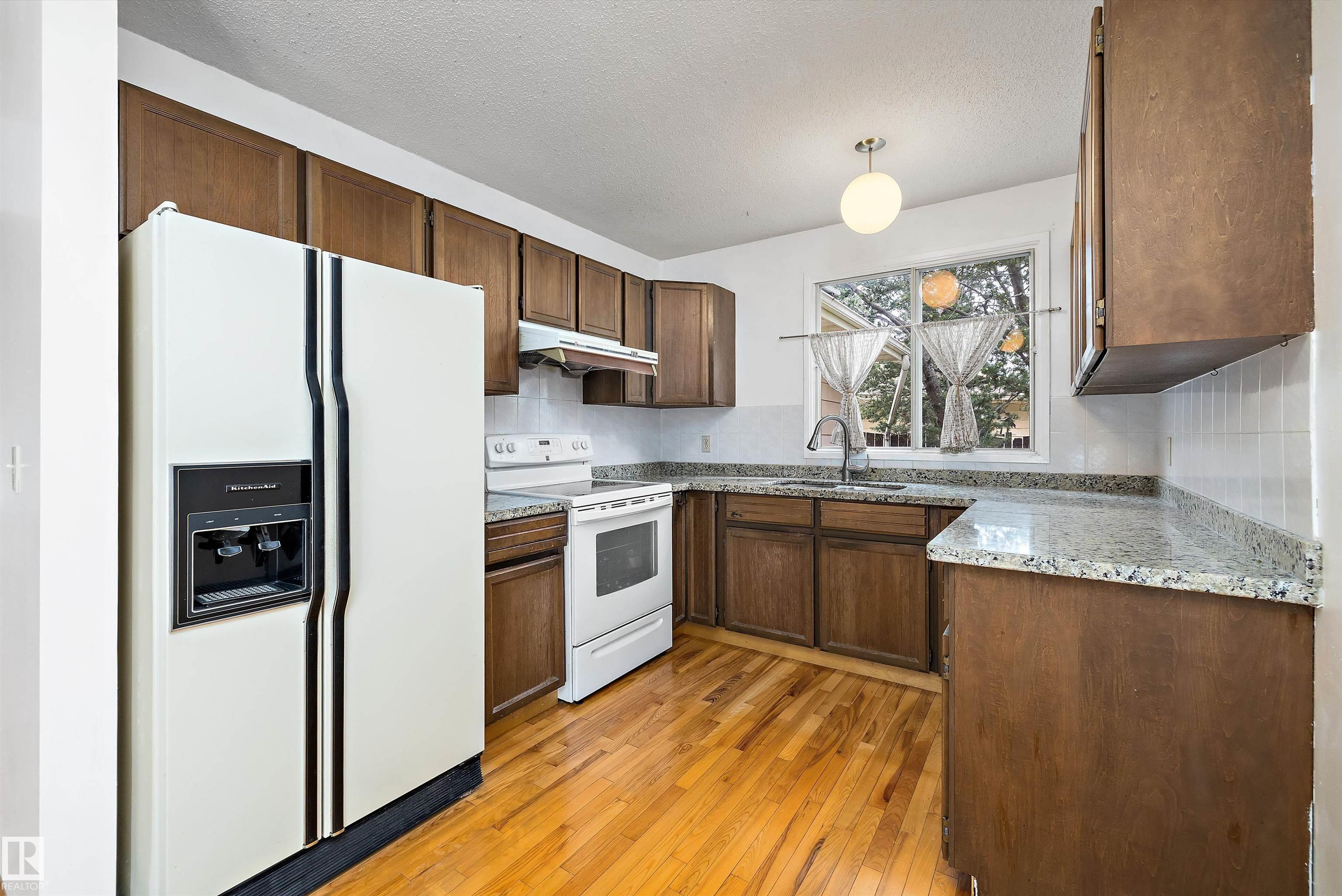 Photo 16 at 6816 40 Avenue NW, Michaels Park, Edmonton