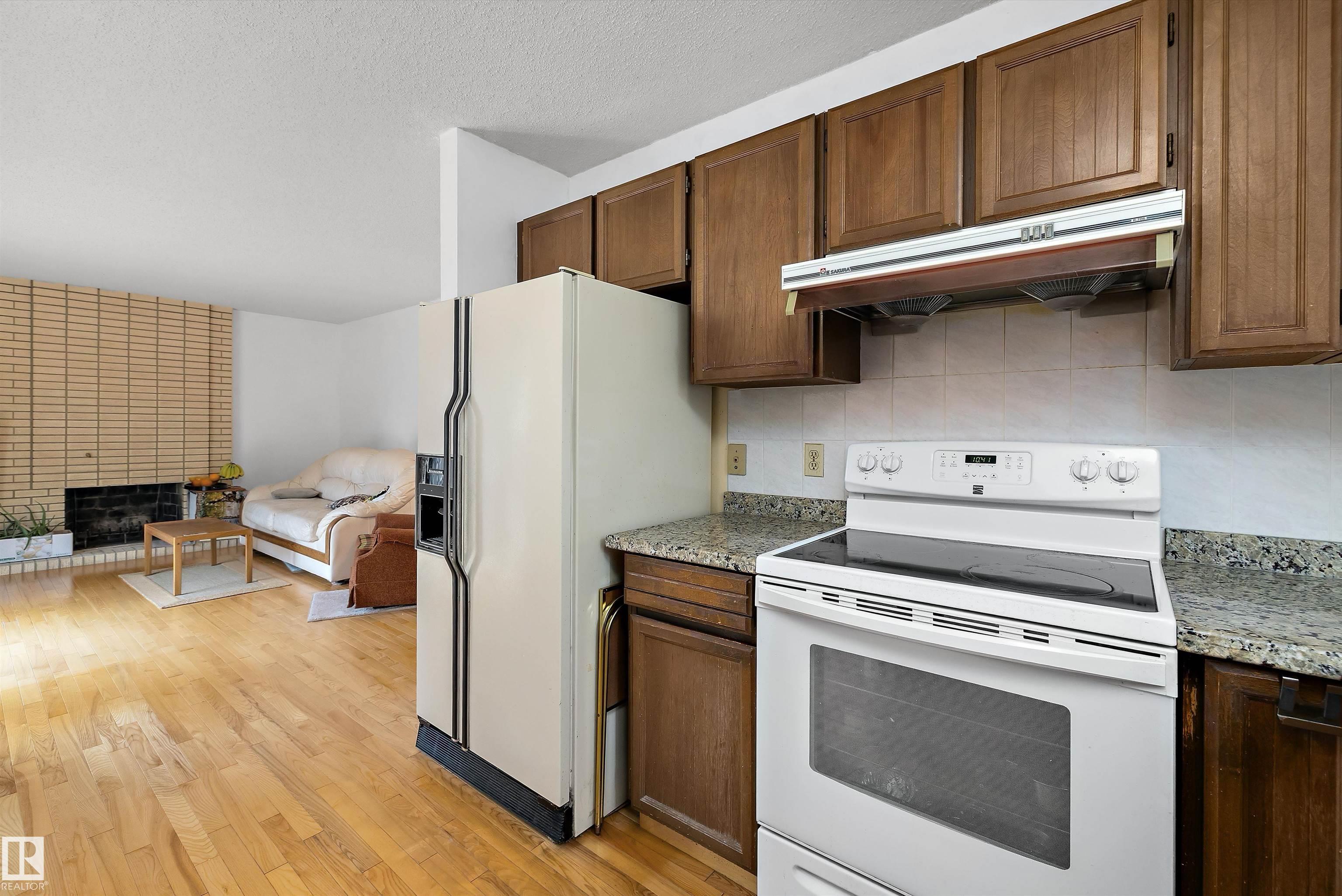 Photo 17 at 6816 40 Avenue NW, Michaels Park, Edmonton