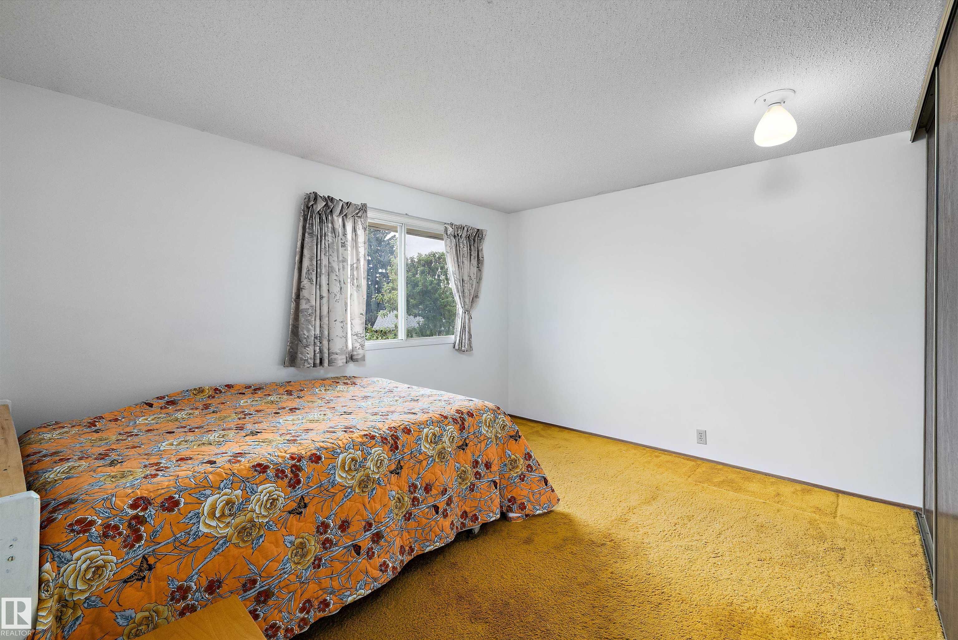 Photo 24 at 6816 40 Avenue NW, Michaels Park, Edmonton