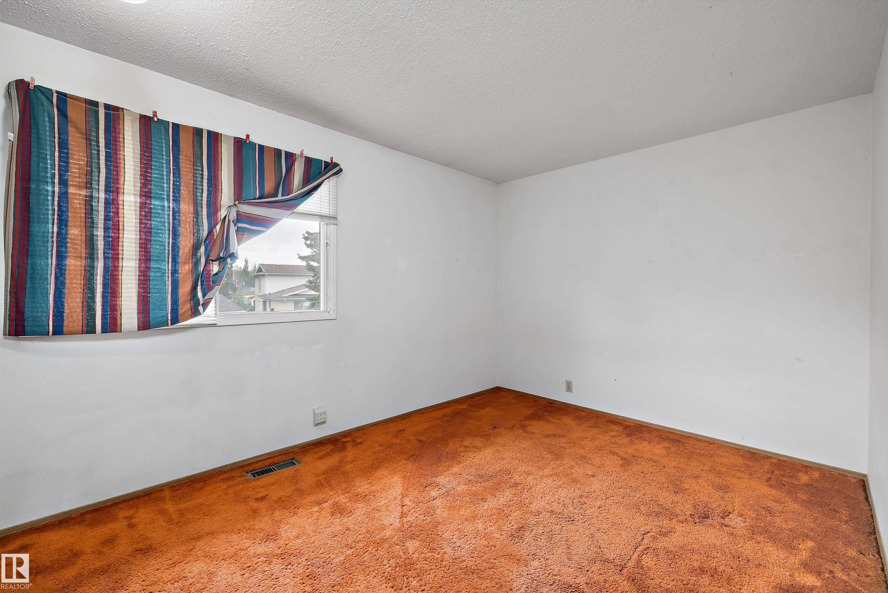 Photo 26 at 6816 40 Avenue NW, Michaels Park, Edmonton