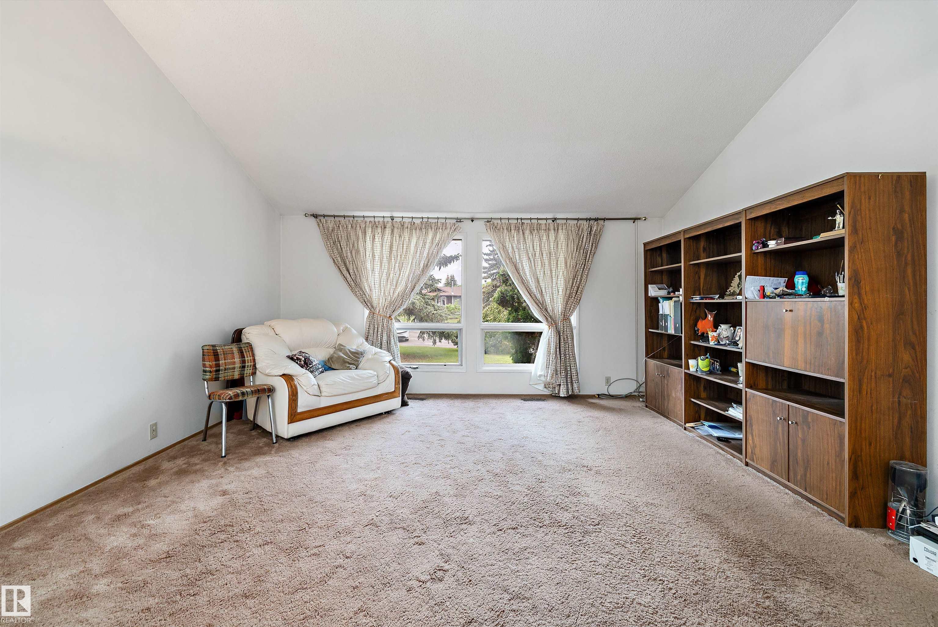 6816 40 Avenue NW, Michaels Park, Edmonton