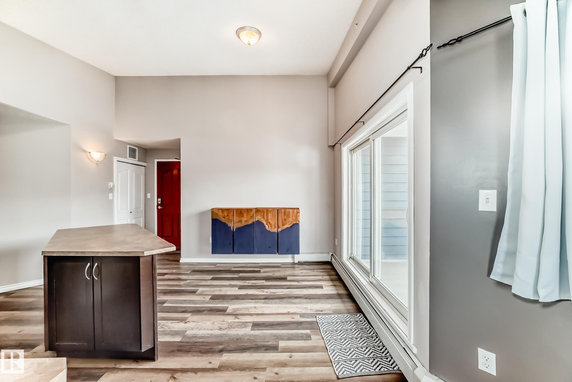 Photo 6 at 401 - 10710 116 Street NW, Queen Mary Park, Edmonton