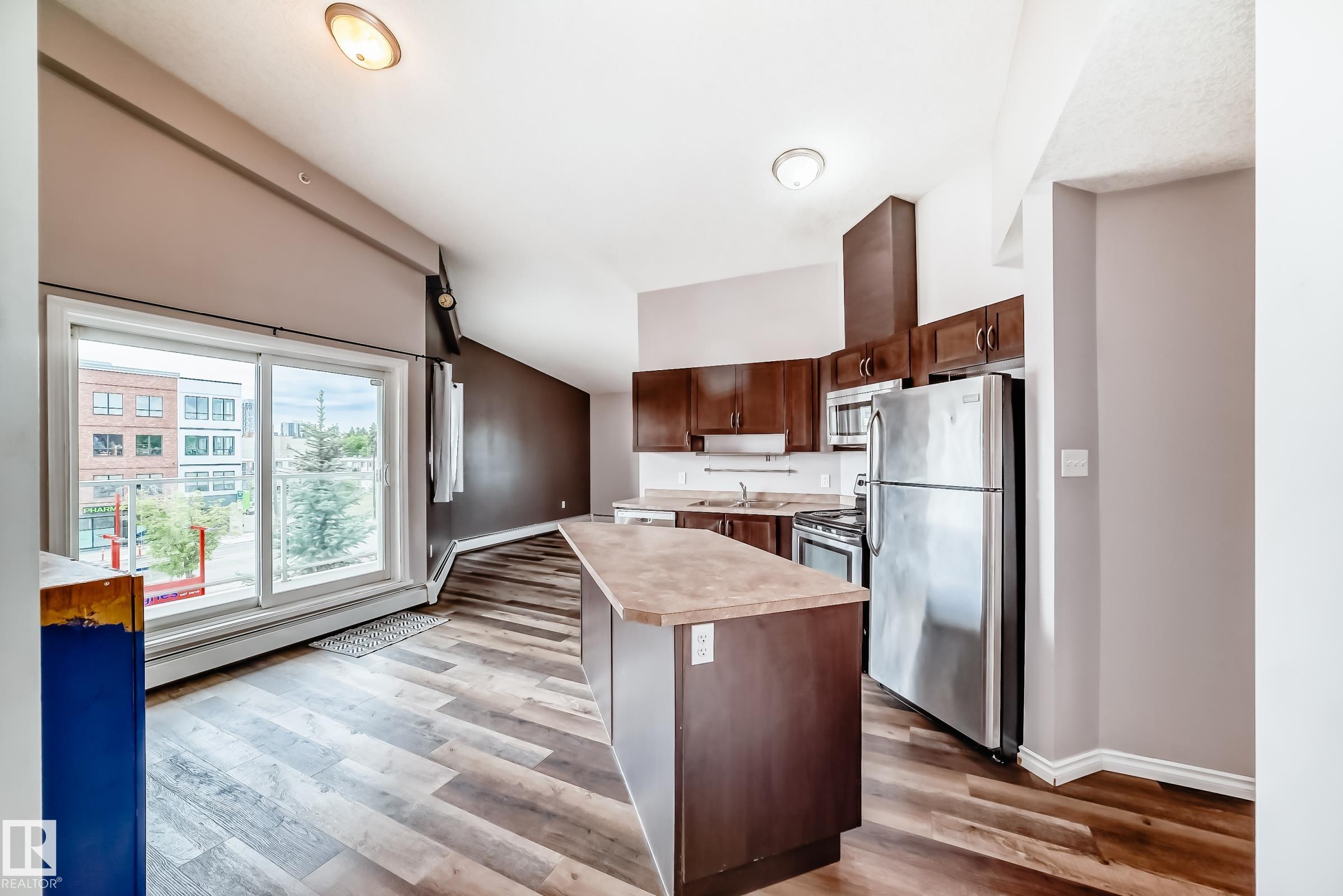 Photo 9 at 401 - 10710 116 Street NW, Queen Mary Park, Edmonton