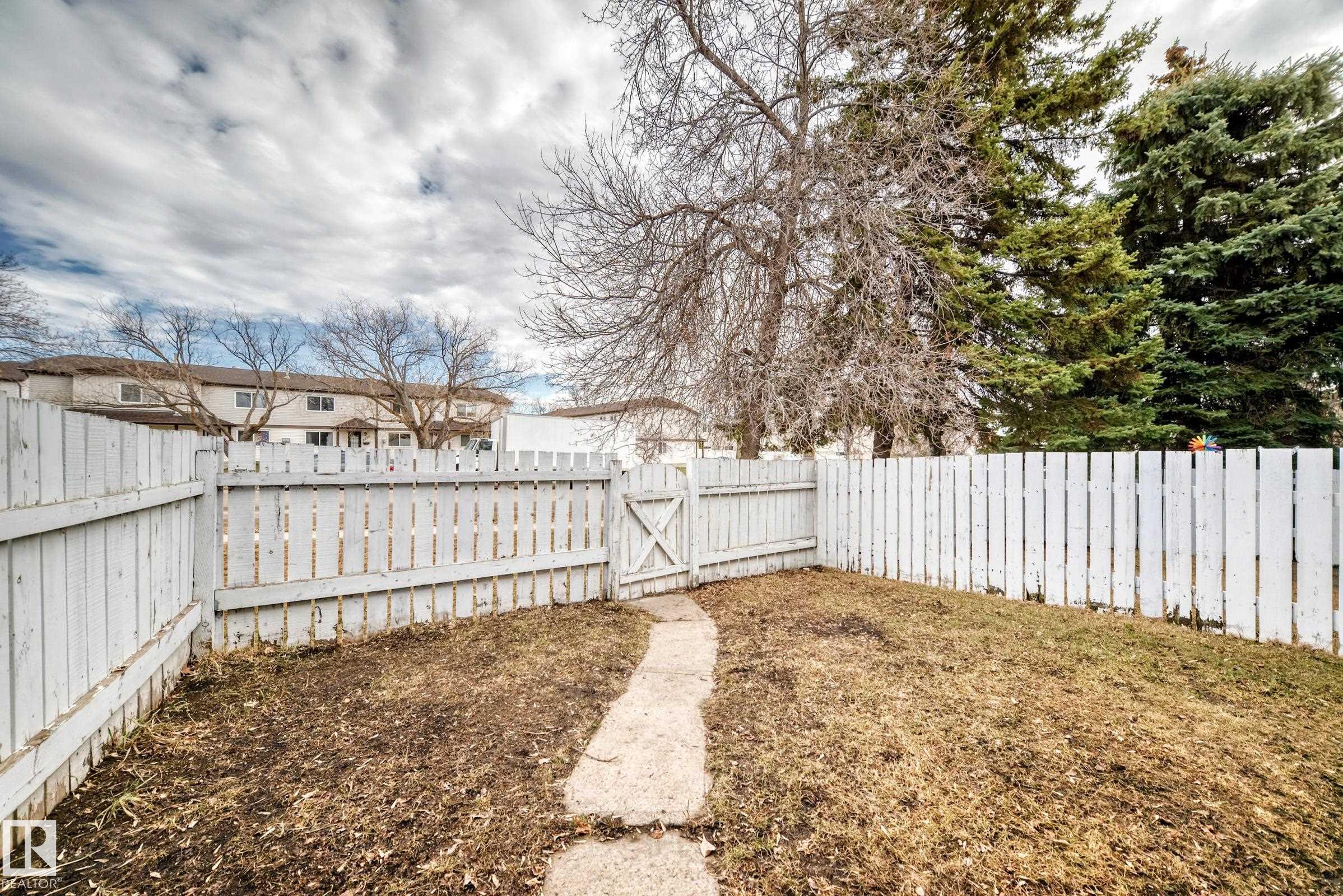 Photo 40 at 75 Amberly crest NW, Casselman, Edmonton