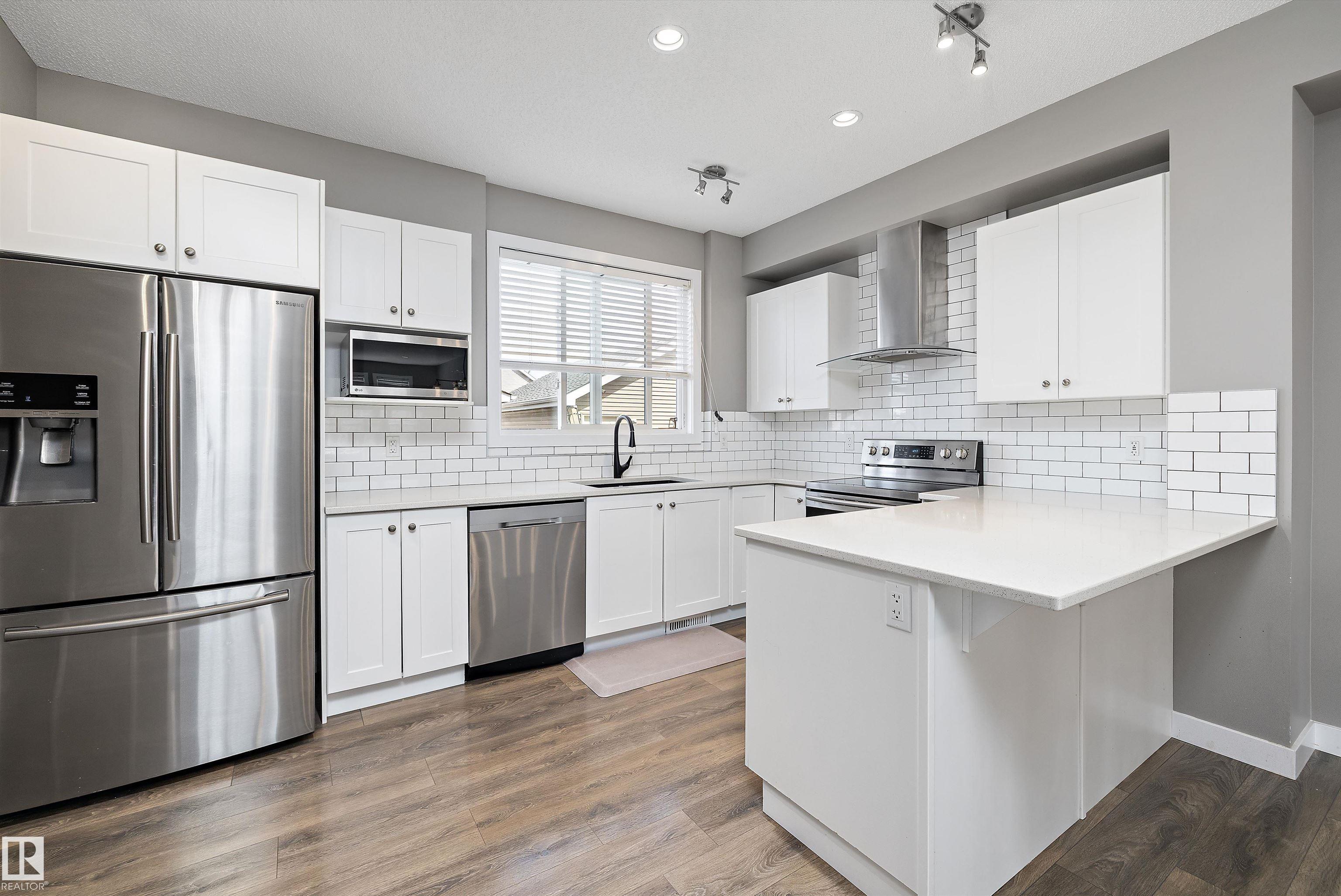 Photo 12 at 8412 24 Avenue SW, Summerside, Edmonton