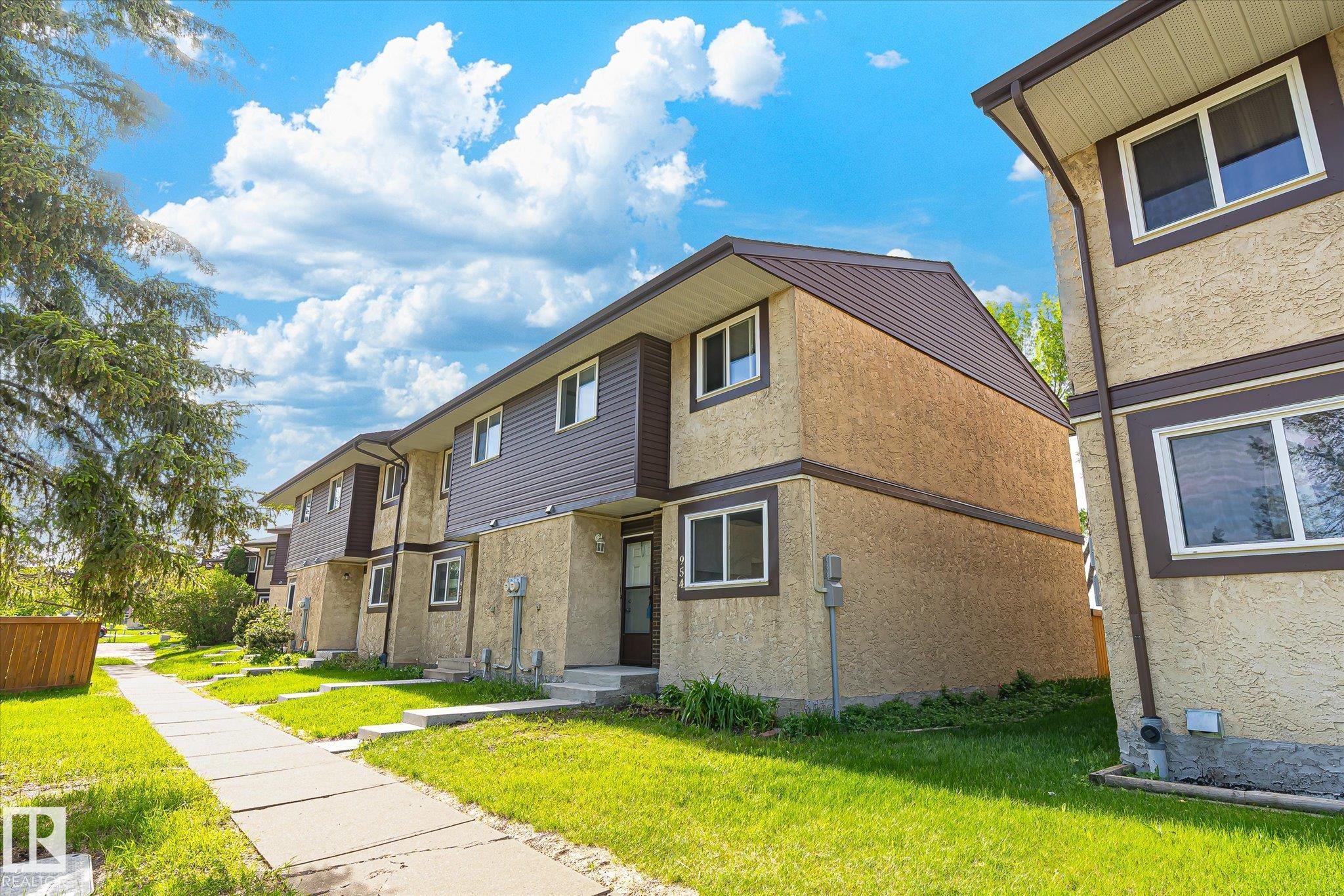 954 Lakewood Road N NW, Tipaskan, Edmonton
