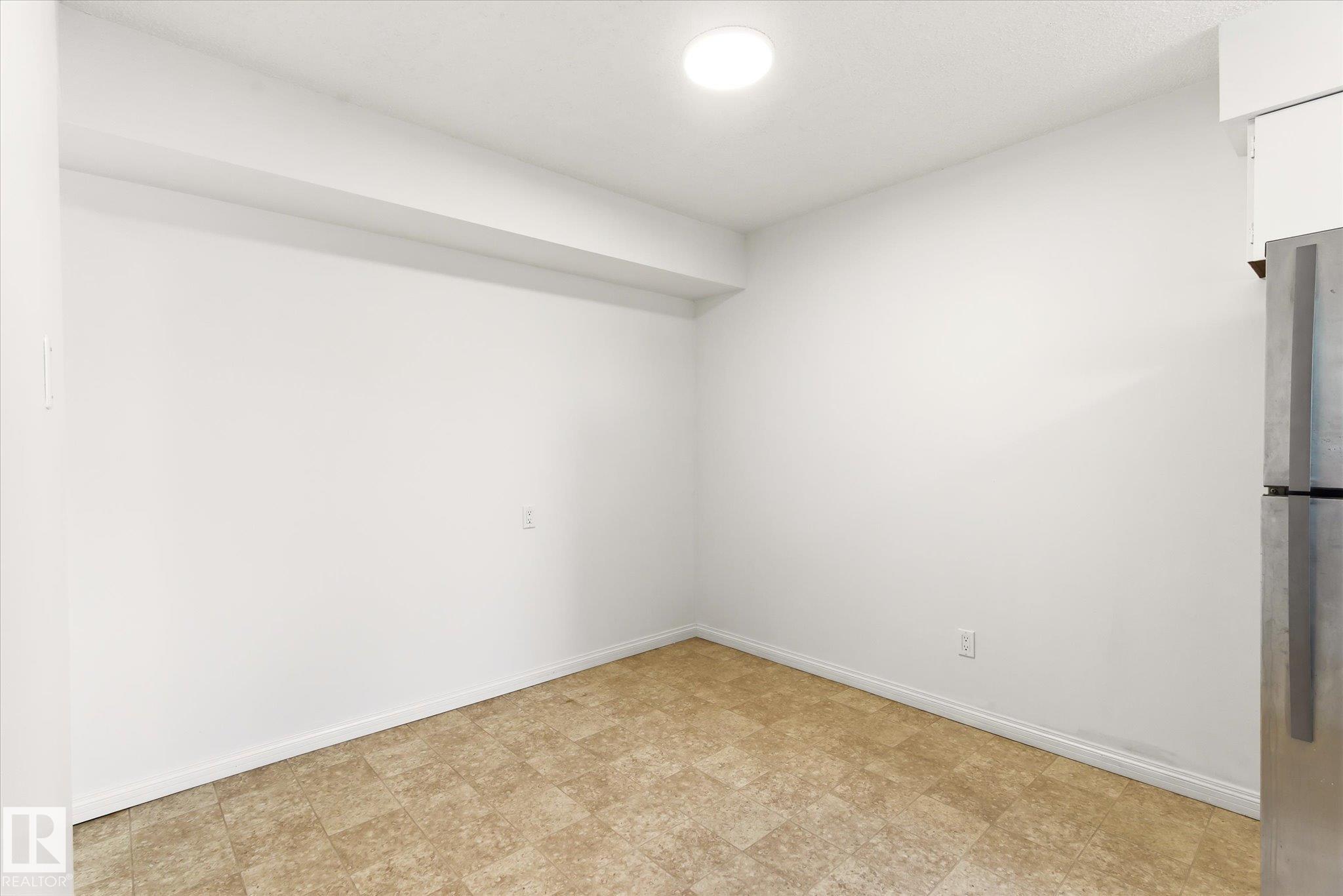Photo 12 at 954 Lakewood Road N NW, Tipaskan, Edmonton