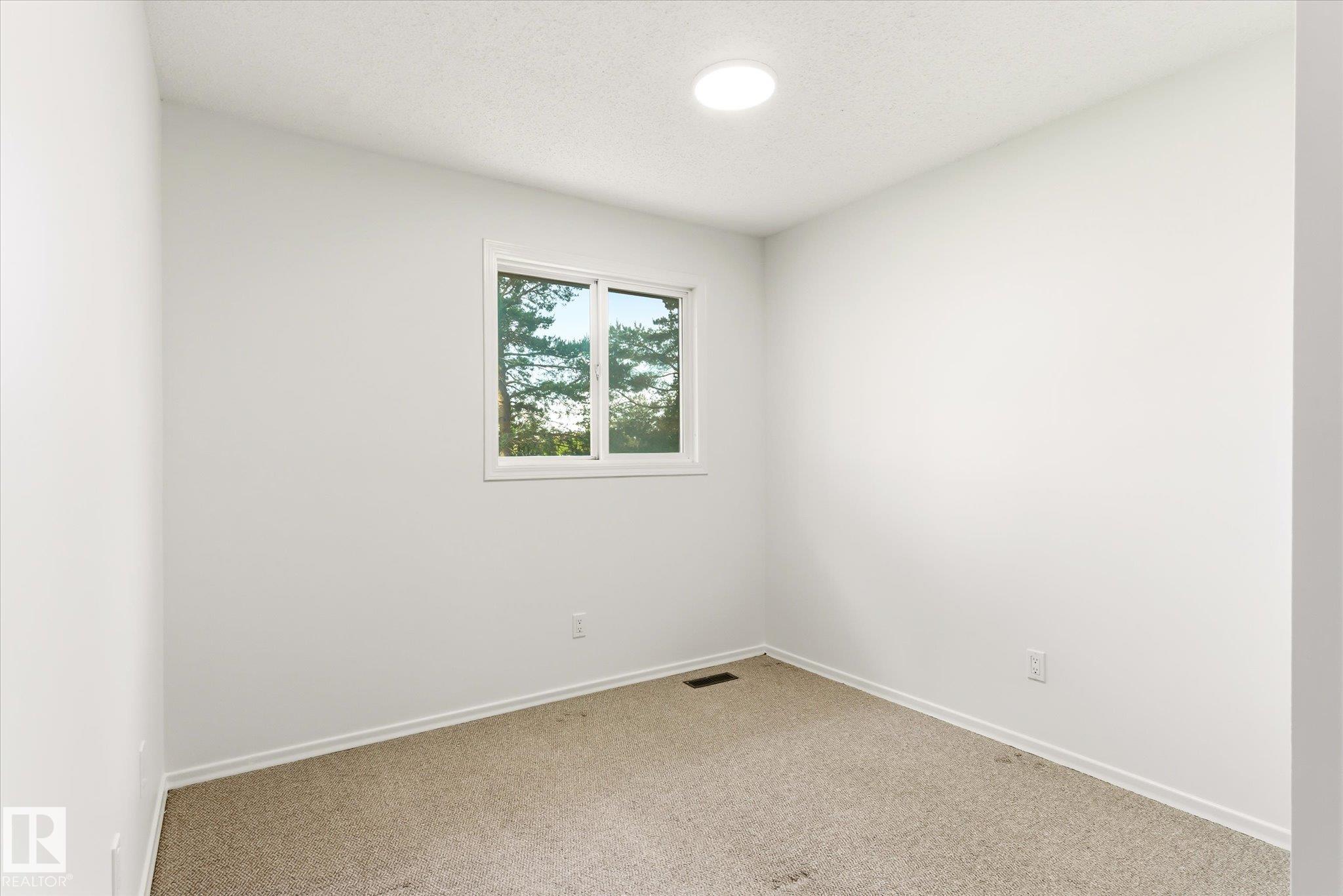 Photo 22 at 954 Lakewood Road N NW, Tipaskan, Edmonton