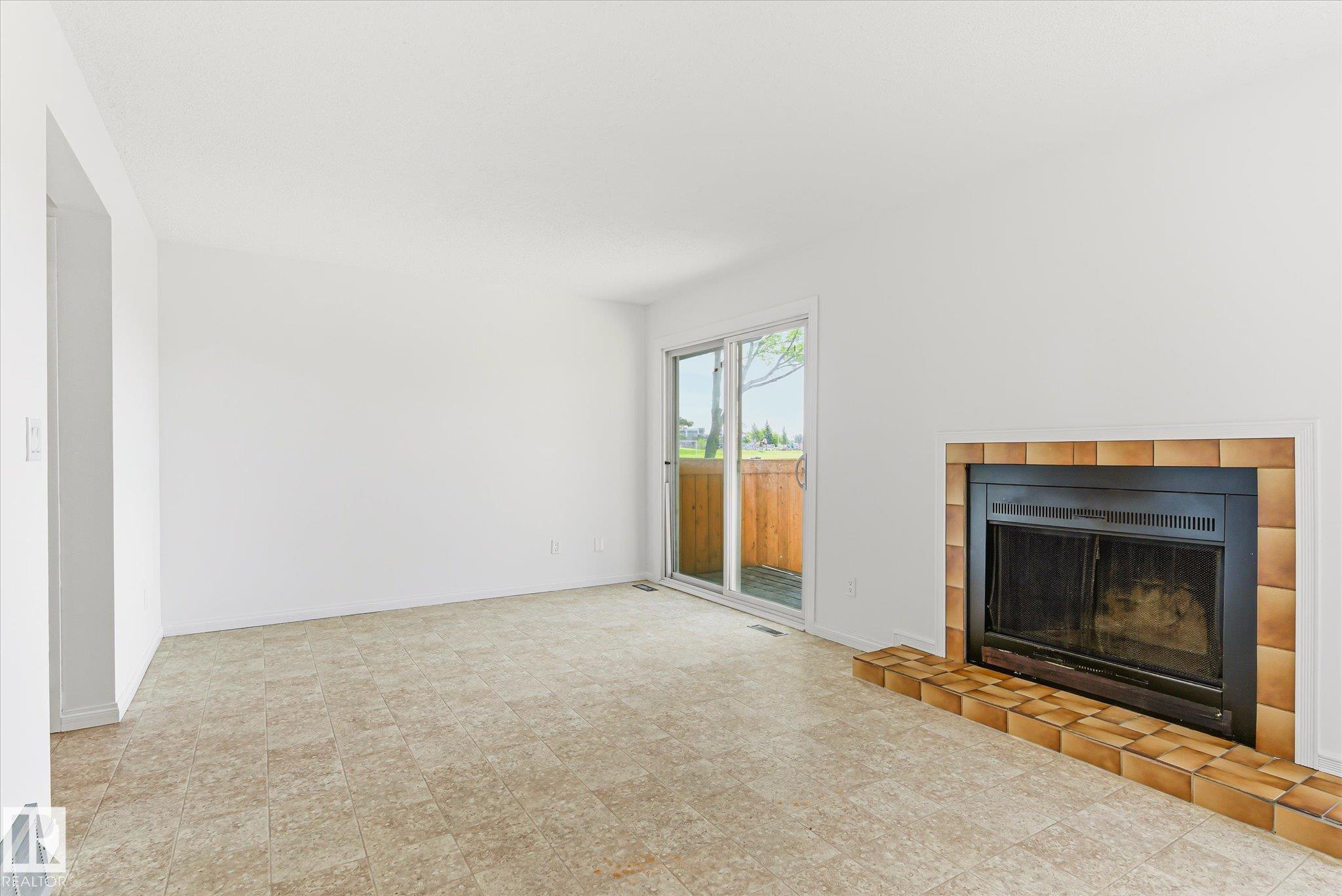 954 Lakewood Road N NW, Tipaskan, Edmonton