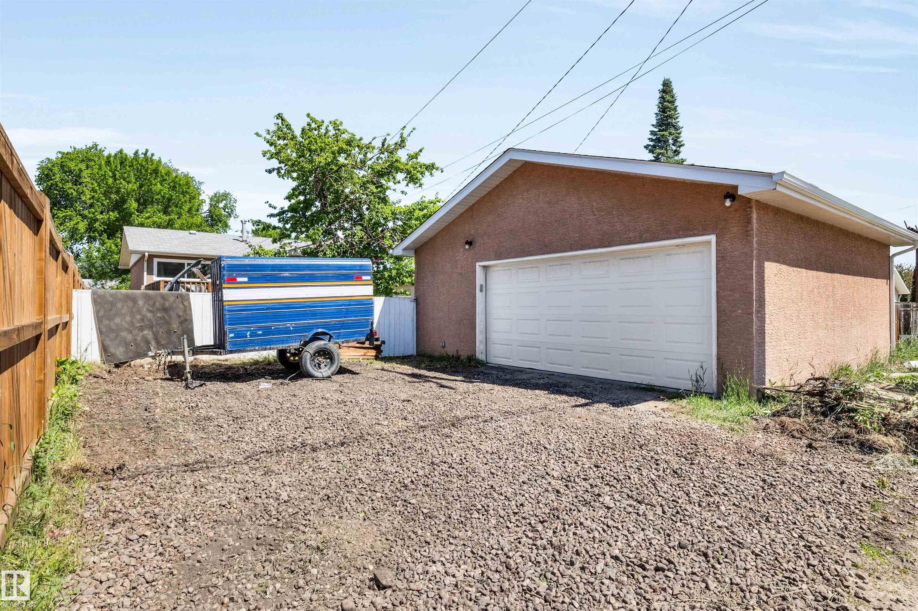 Photo 11 at 3619 110 Avenue NW, Beverly Heights, Edmonton