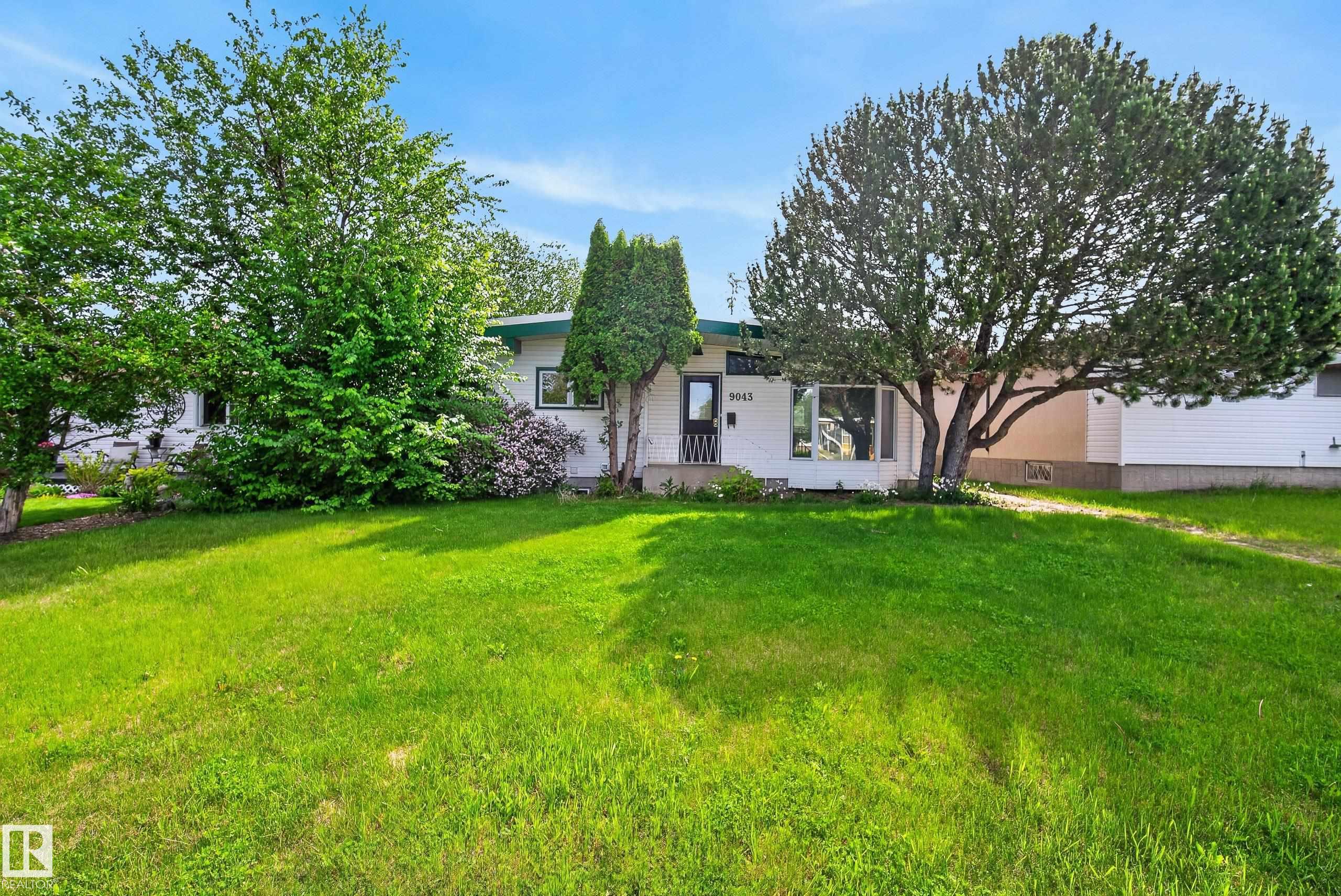 Photo 48 at 9043 52 Street NW, Ottewell, Edmonton