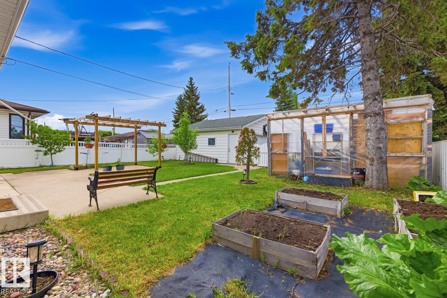 Photo 38 at 7807 132 Avenue NW, Balwin, Edmonton