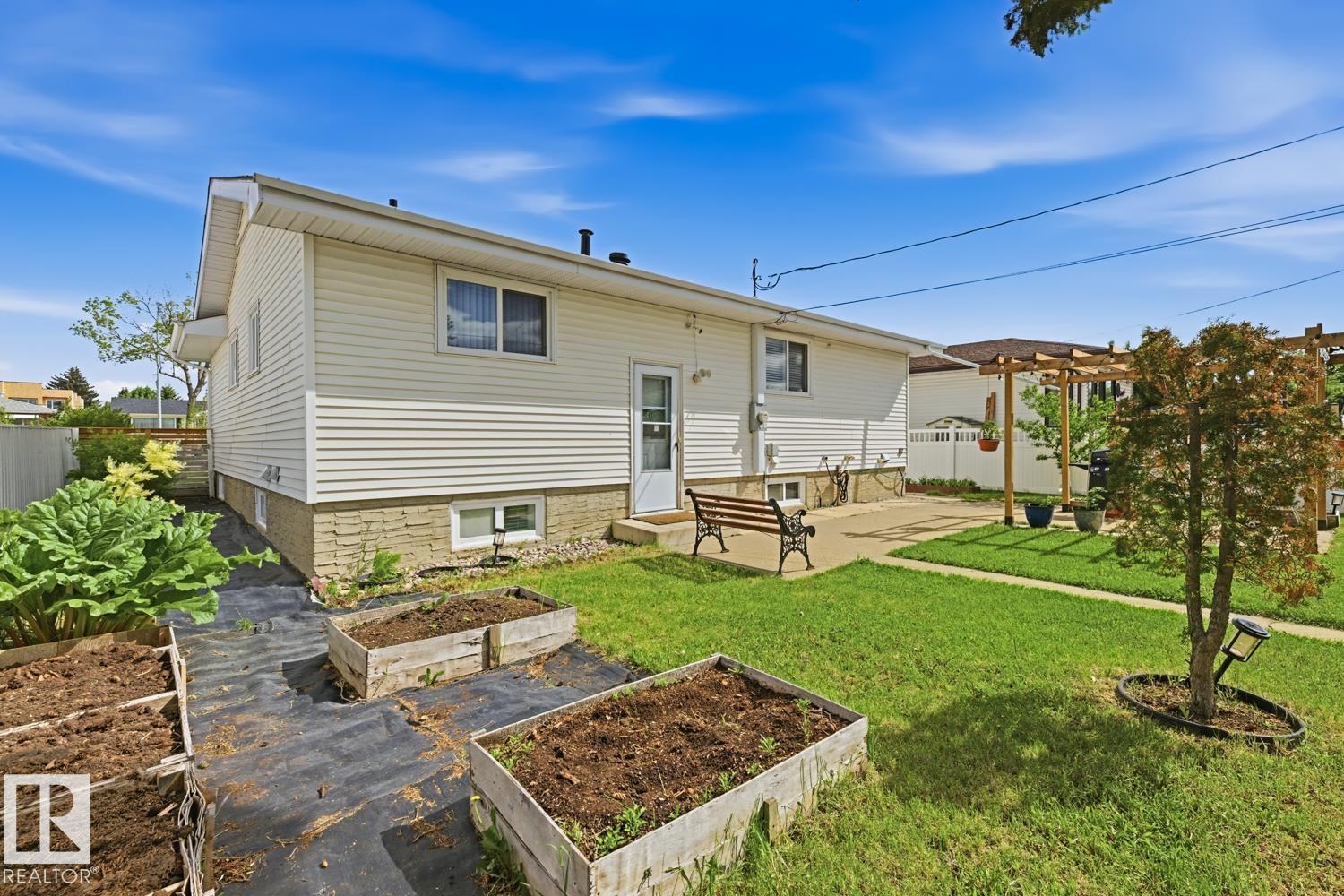 Photo 40 at 7807 132 Avenue NW, Balwin, Edmonton