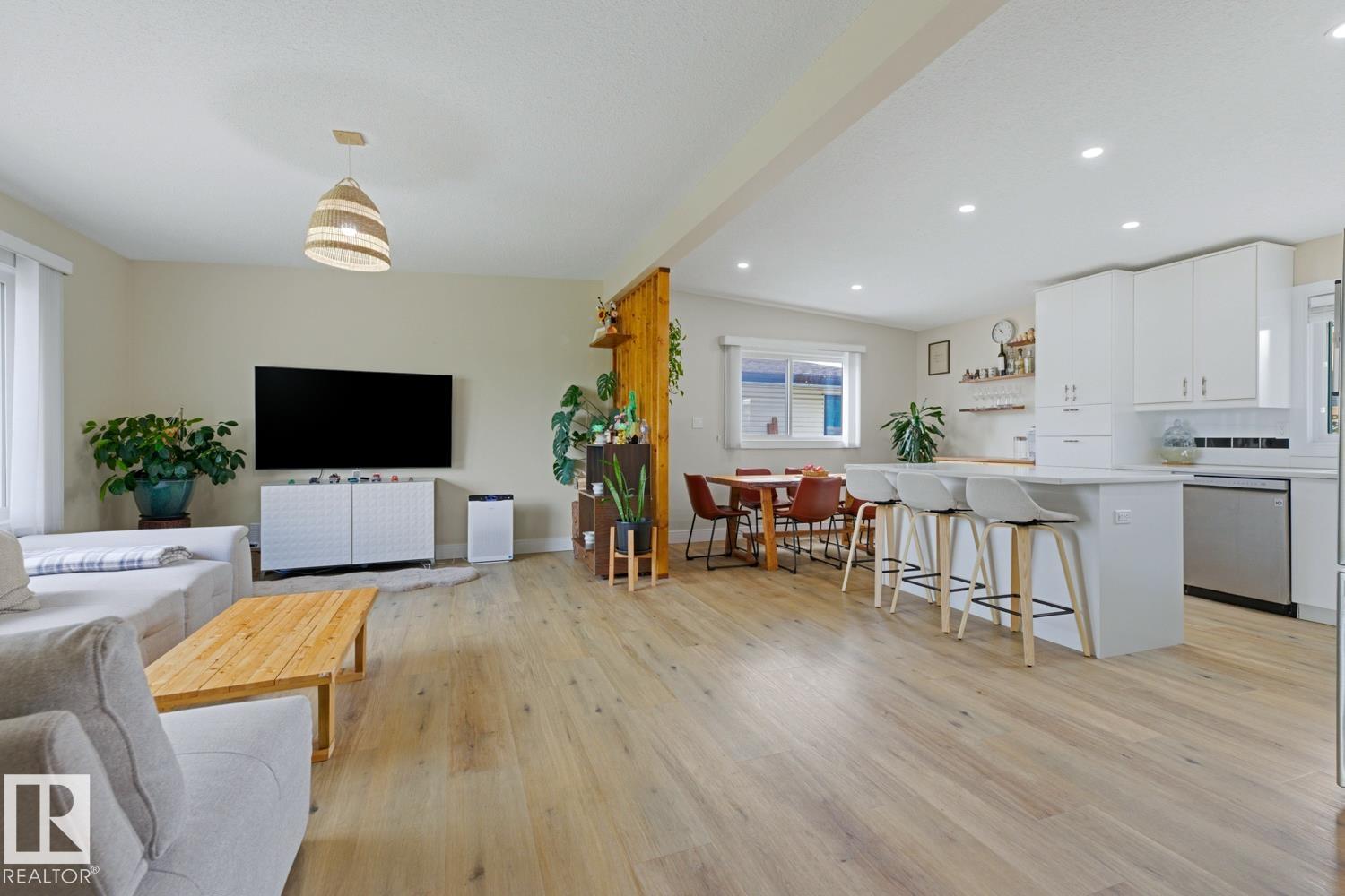 Photo 6 at 7807 132 Avenue NW, Balwin, Edmonton