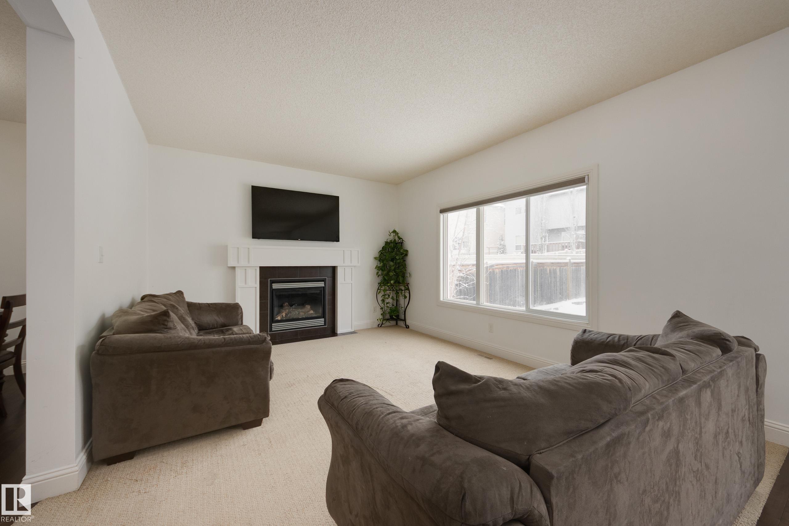 Photo 8 at 6131 10 Avenue SW, Walker, Edmonton