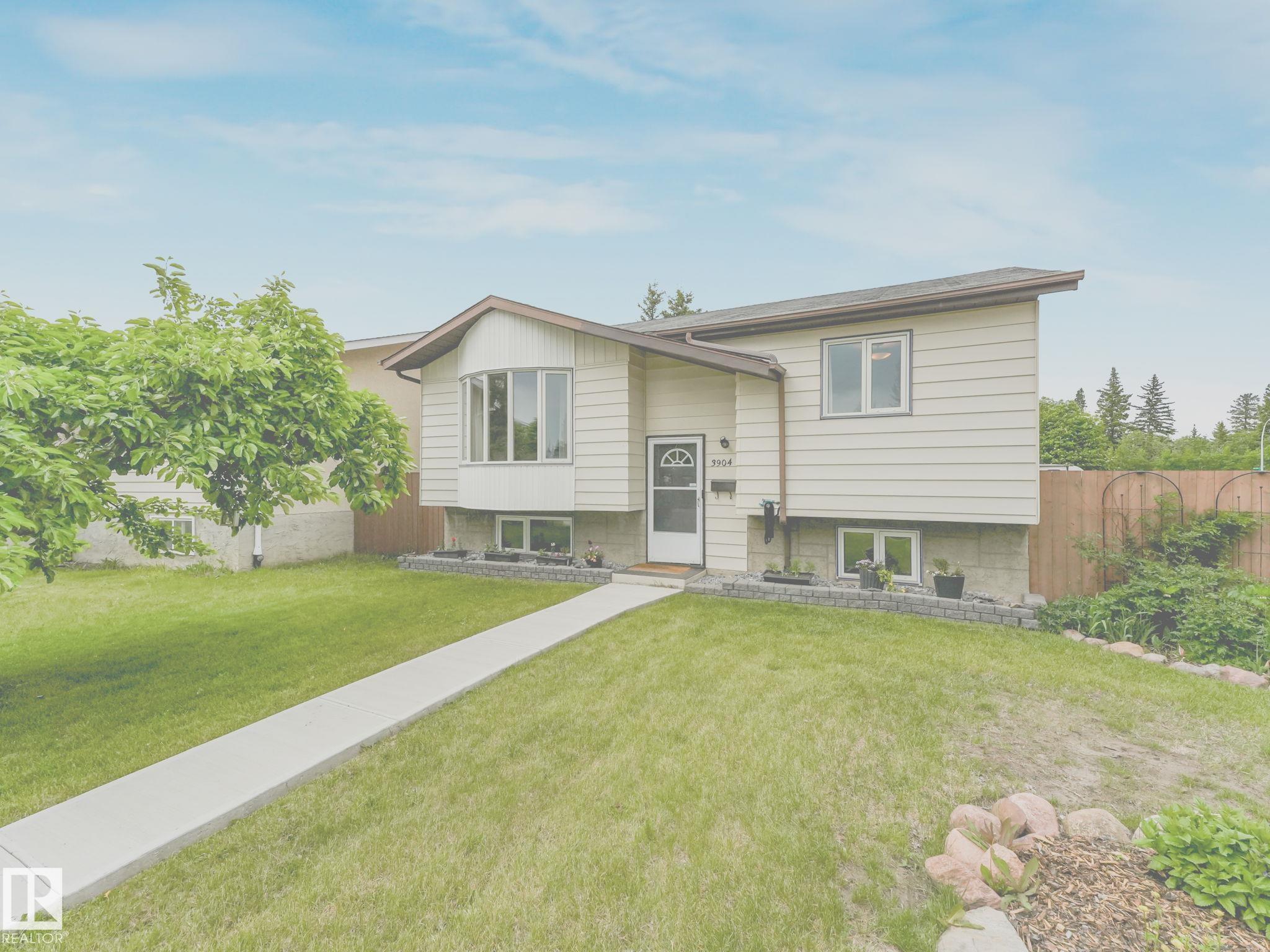3904 35 Avenue NW, Minchau, Edmonton