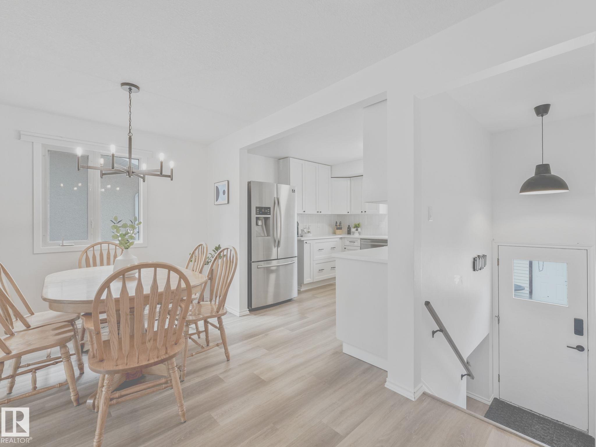Photo 16 at 3904 35 Avenue NW, Minchau, Edmonton