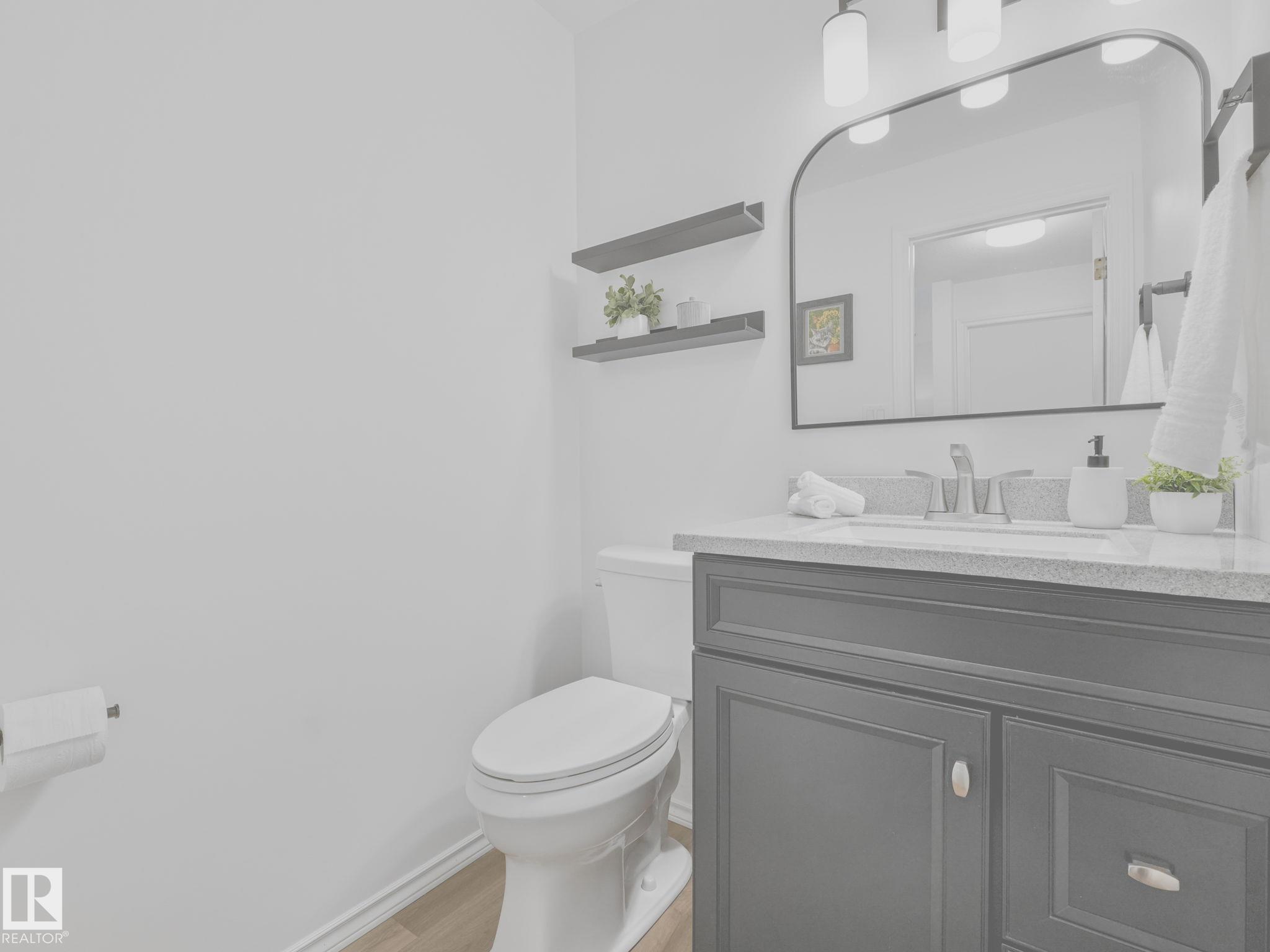 Photo 18 at 3904 35 Avenue NW, Minchau, Edmonton