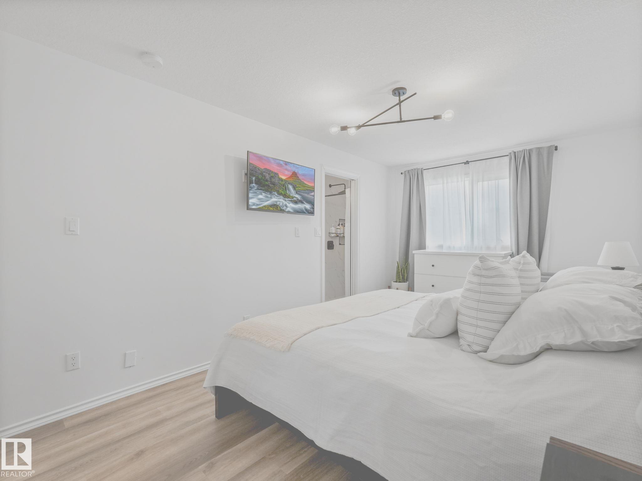 Photo 26 at 3904 35 Avenue NW, Minchau, Edmonton