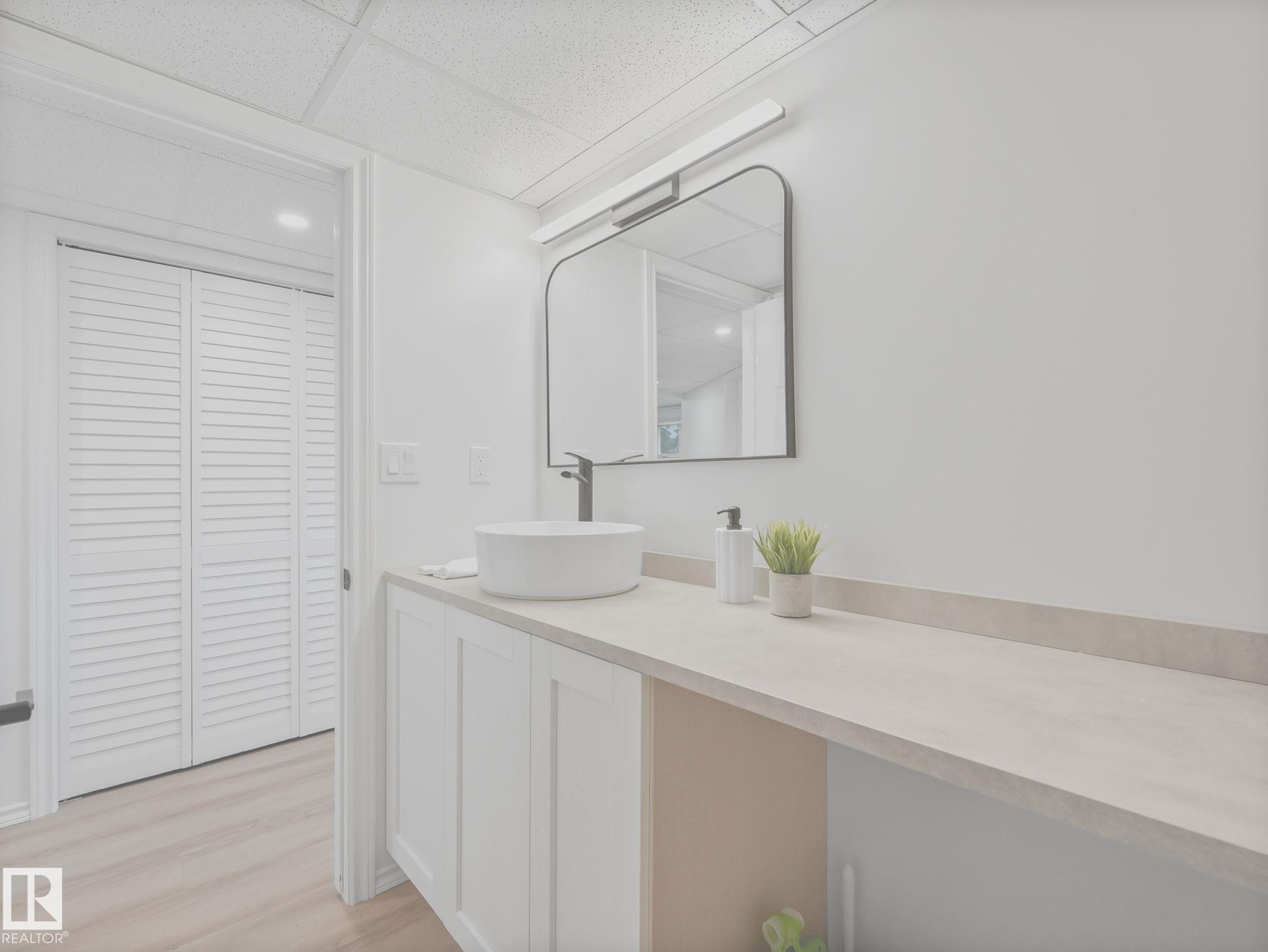 Photo 45 at 3904 35 Avenue NW, Minchau, Edmonton