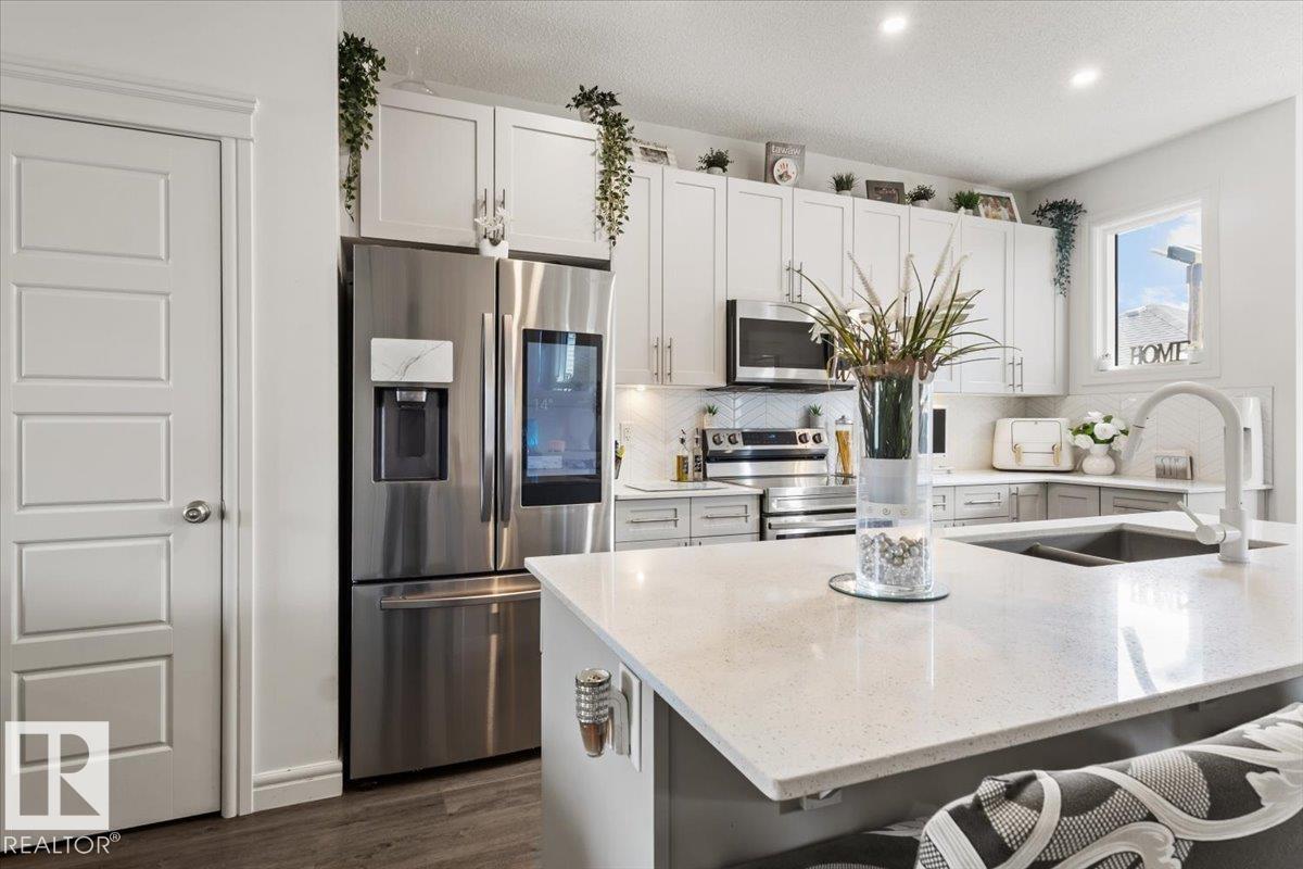Photo 8 at 5213 22 Avenue SW, Walker, Edmonton