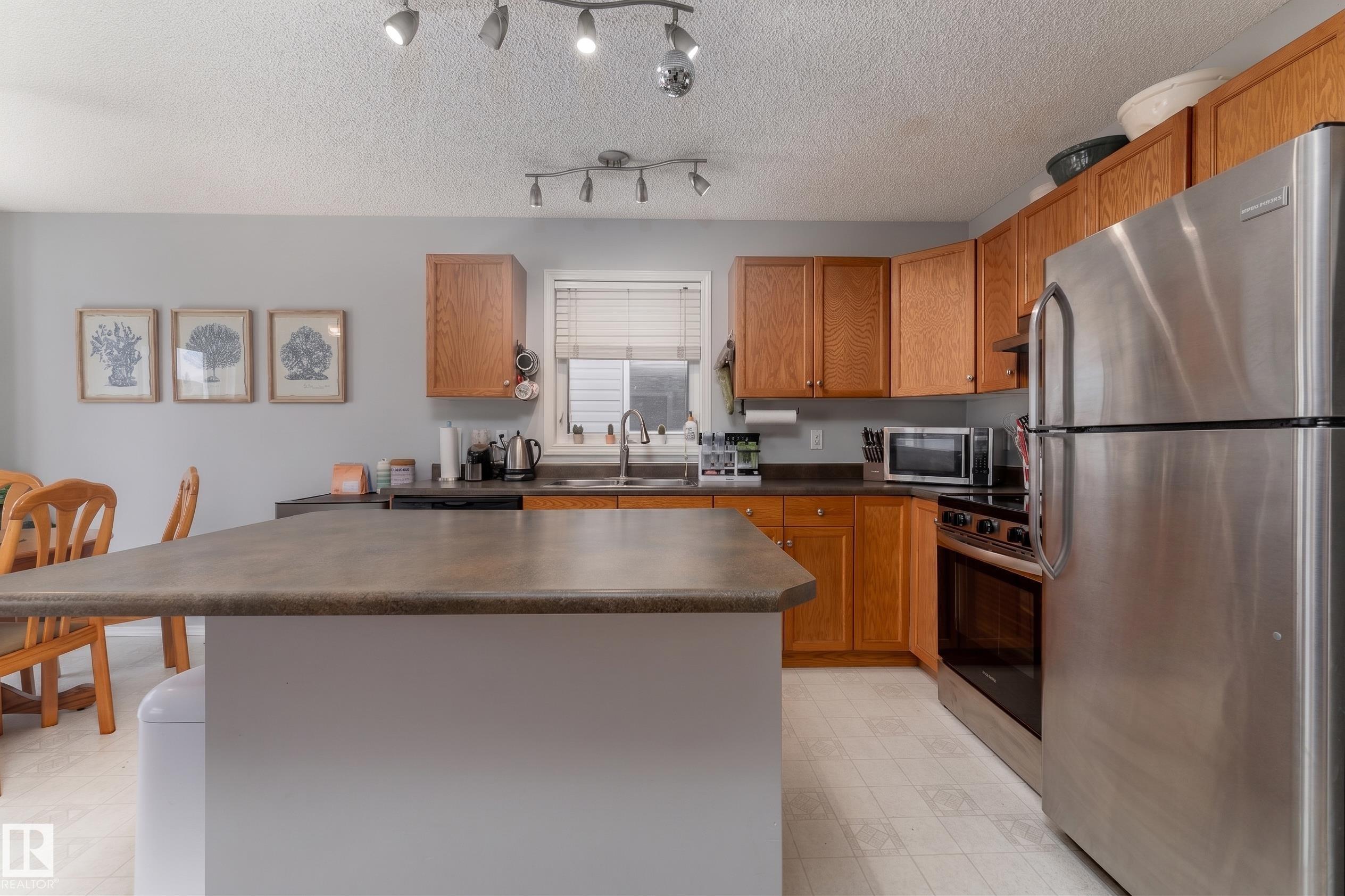 Photo 9 at 2 - 13403 Cumberland Road NW, Hudson, Edmonton