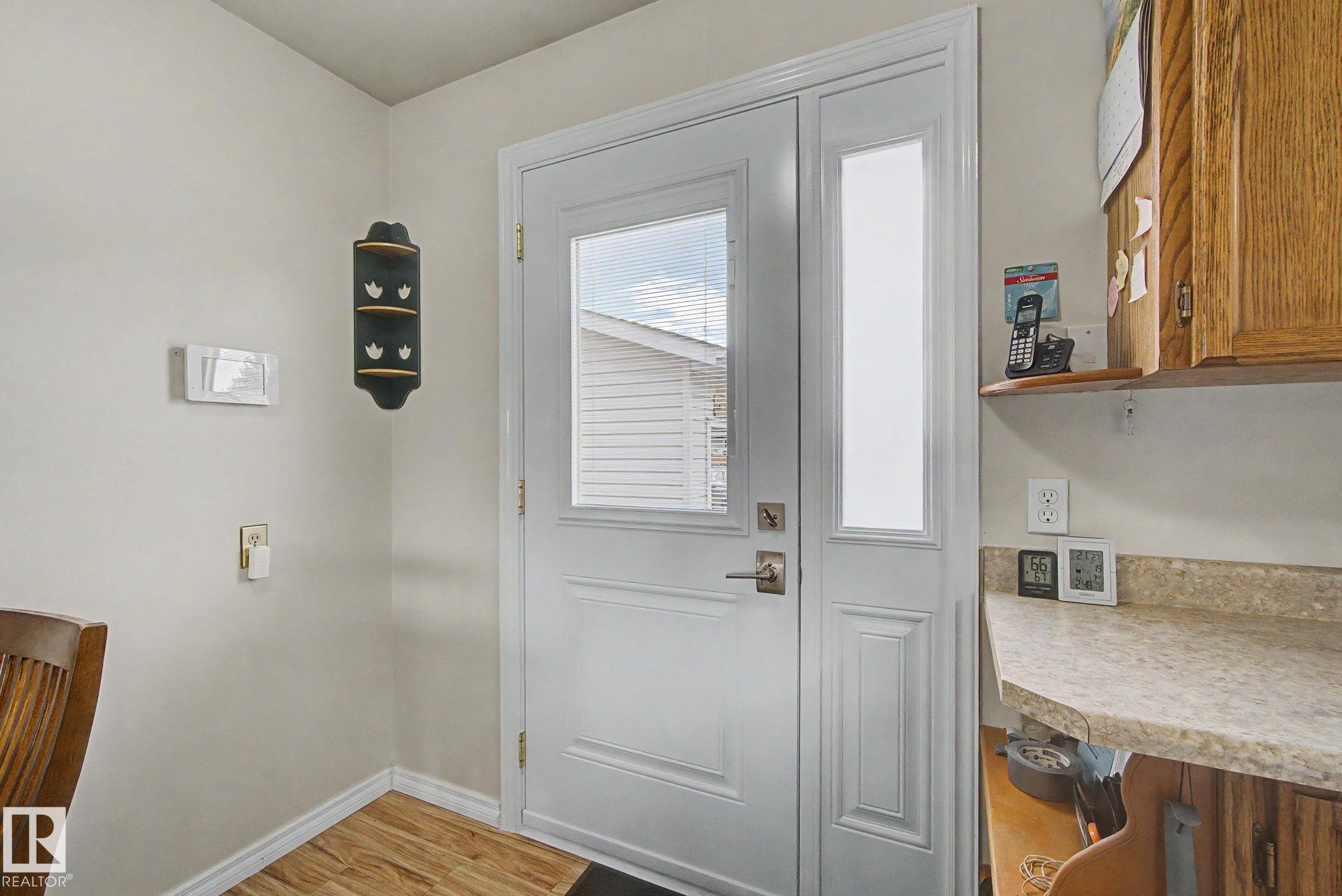 Photo 16 at 16727 80 Avenue NW, Elmwood, Edmonton