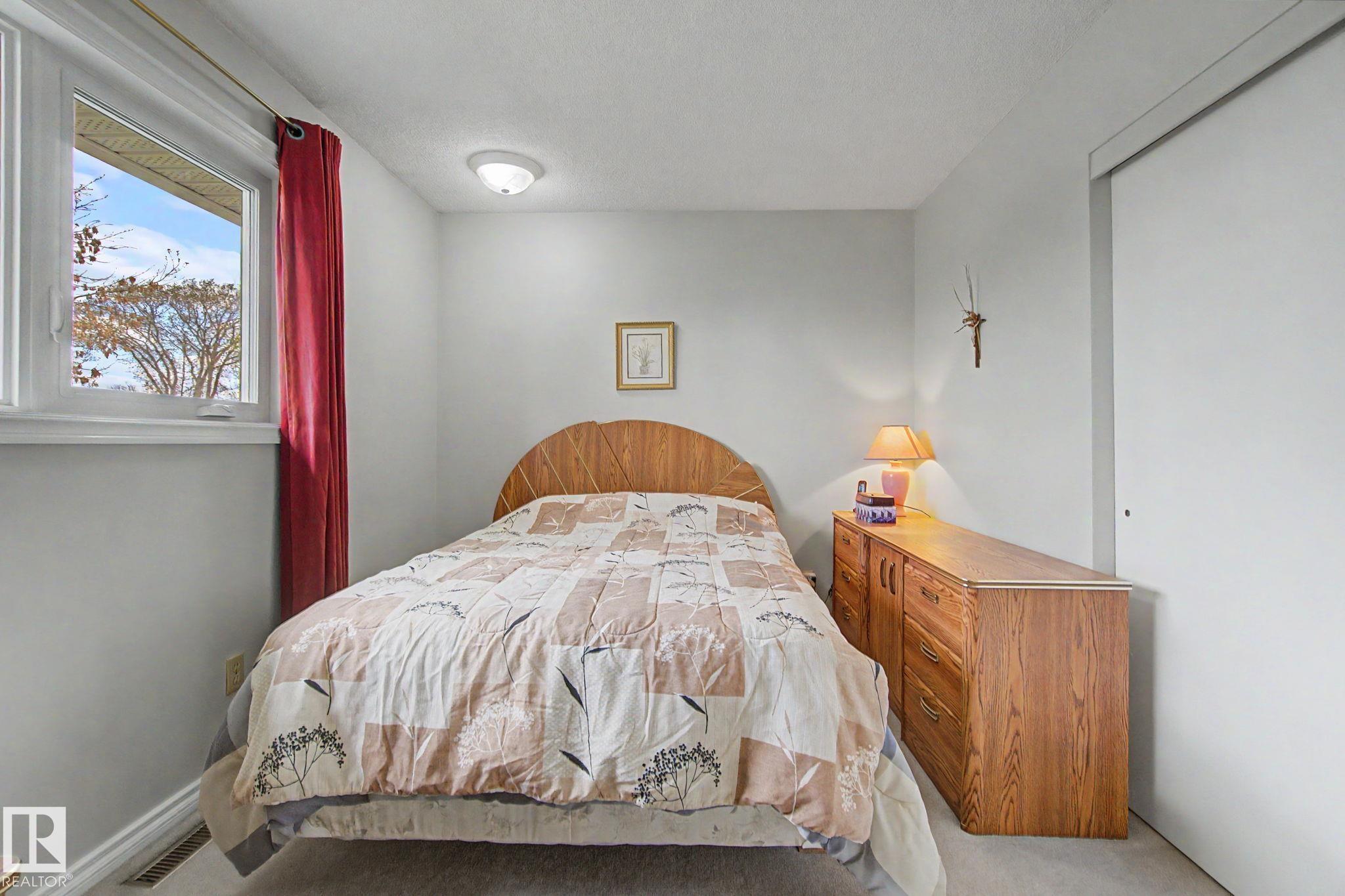 Photo 18 at 16727 80 Avenue NW, Elmwood, Edmonton