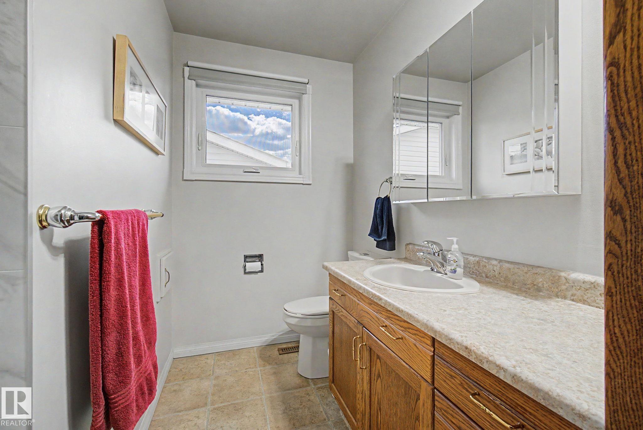 Photo 28 at 16727 80 Avenue NW, Elmwood, Edmonton