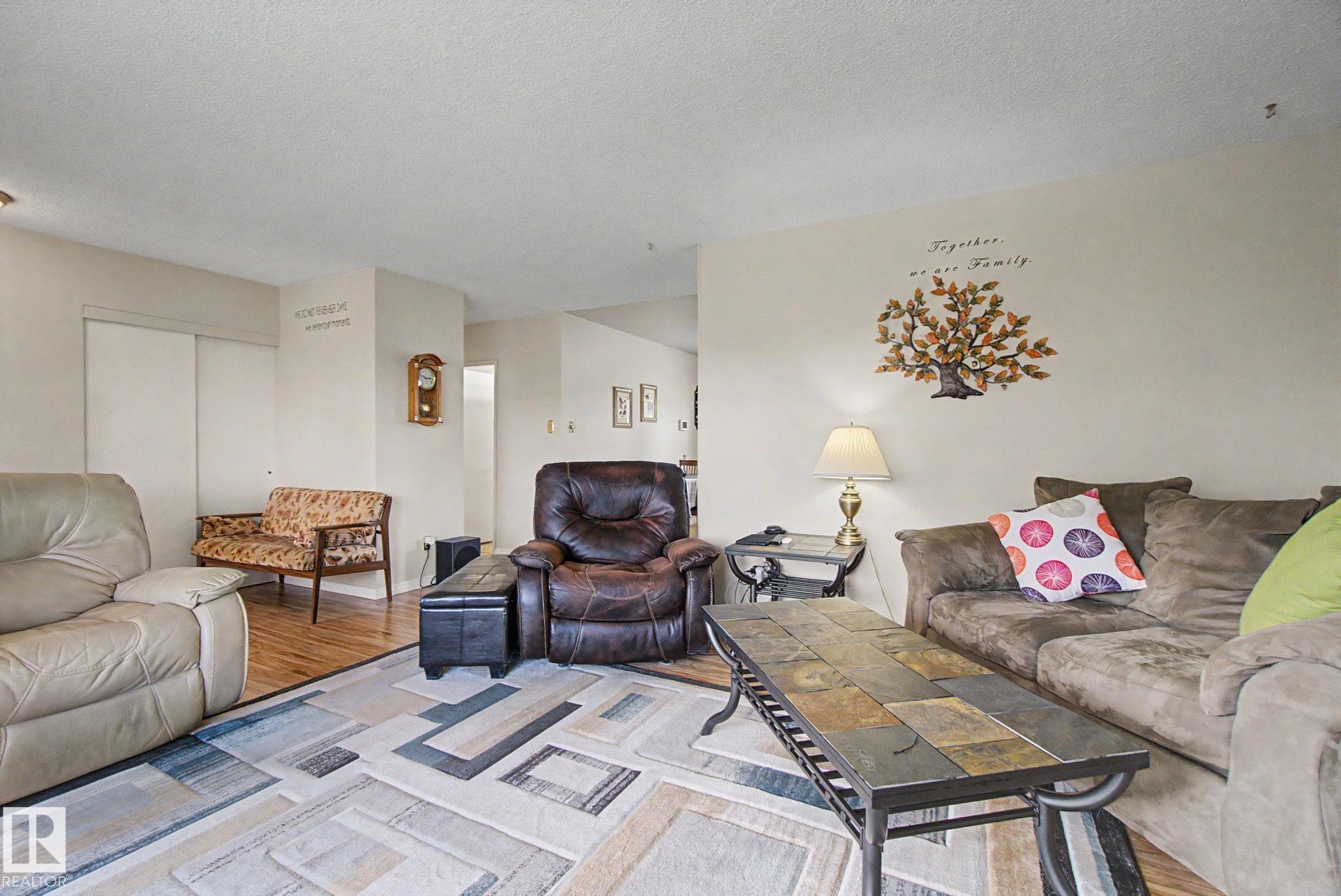 Photo 7 at 16727 80 Avenue NW, Elmwood, Edmonton