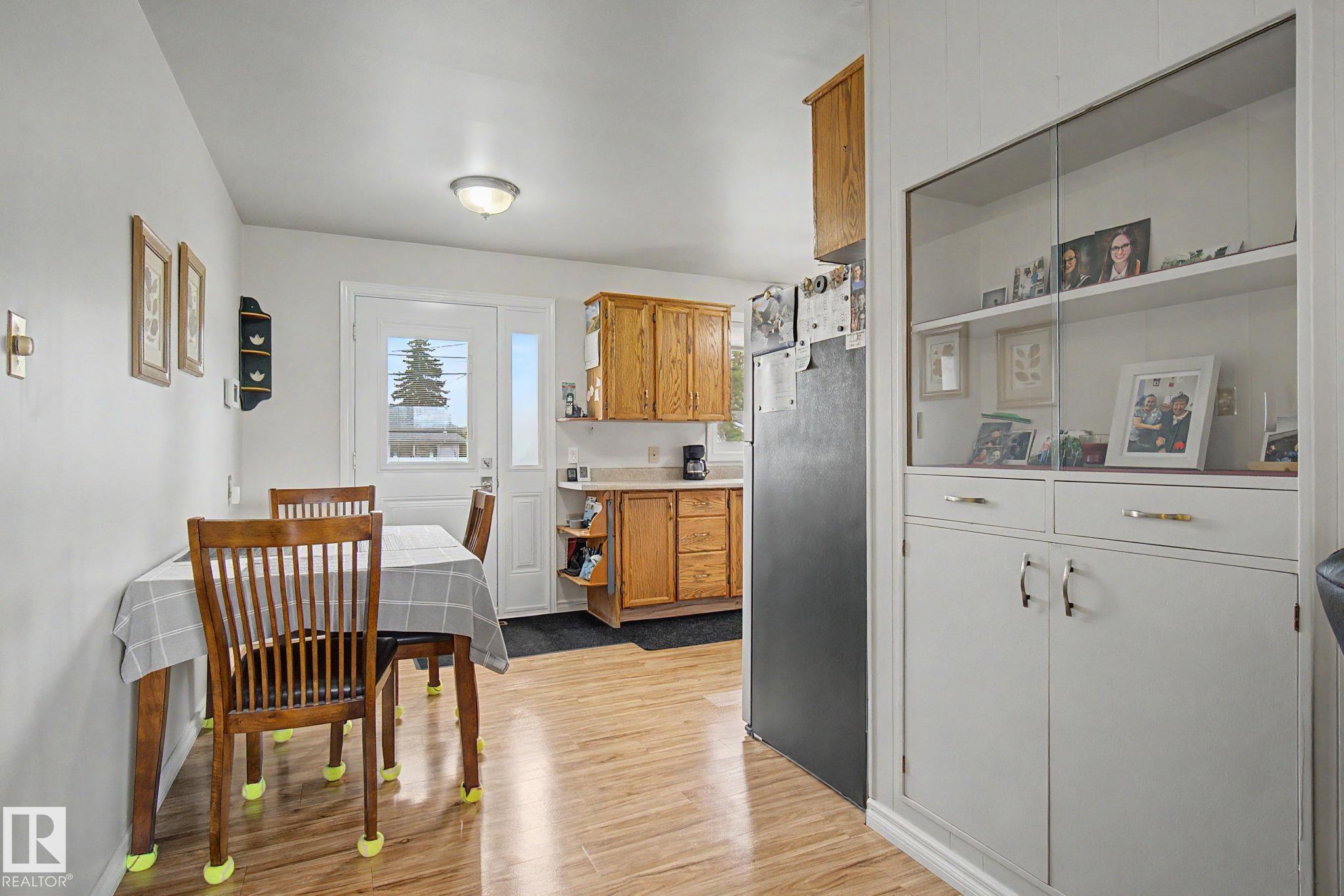 Photo 9 at 16727 80 Avenue NW, Elmwood, Edmonton