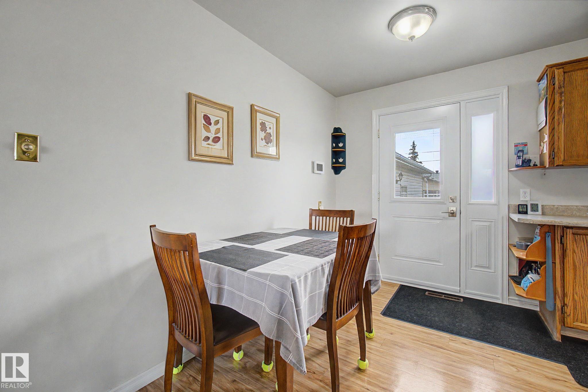 Photo 10 at 16727 80 Avenue NW, Elmwood, Edmonton