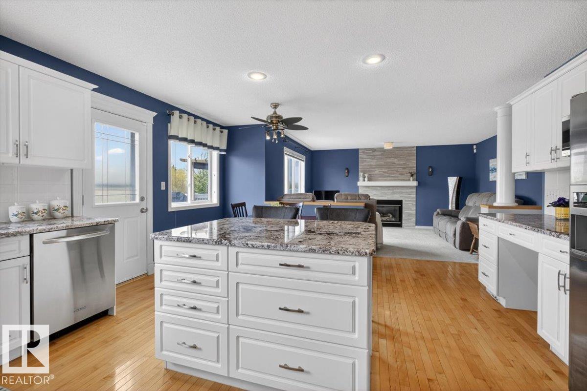 Photo 16 at 1358 118a Street NW, Twin Brooks, Edmonton