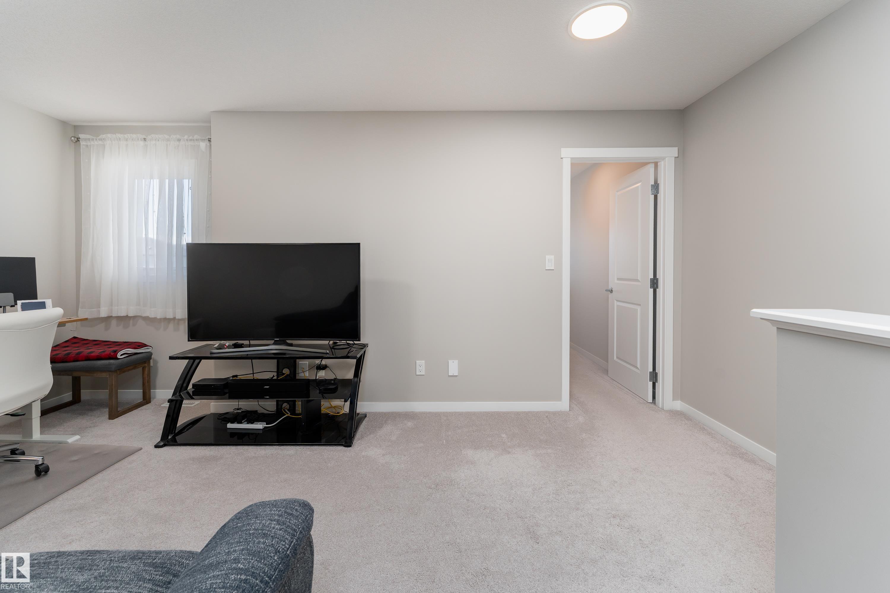 Photo 18 at 2520 152 Avenue NW, Fraser, Edmonton