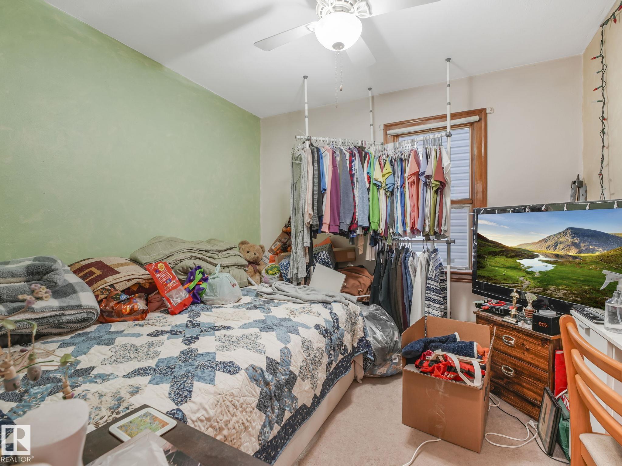 Photo 12 at 11702 129 Avenue NW, Calder, Edmonton