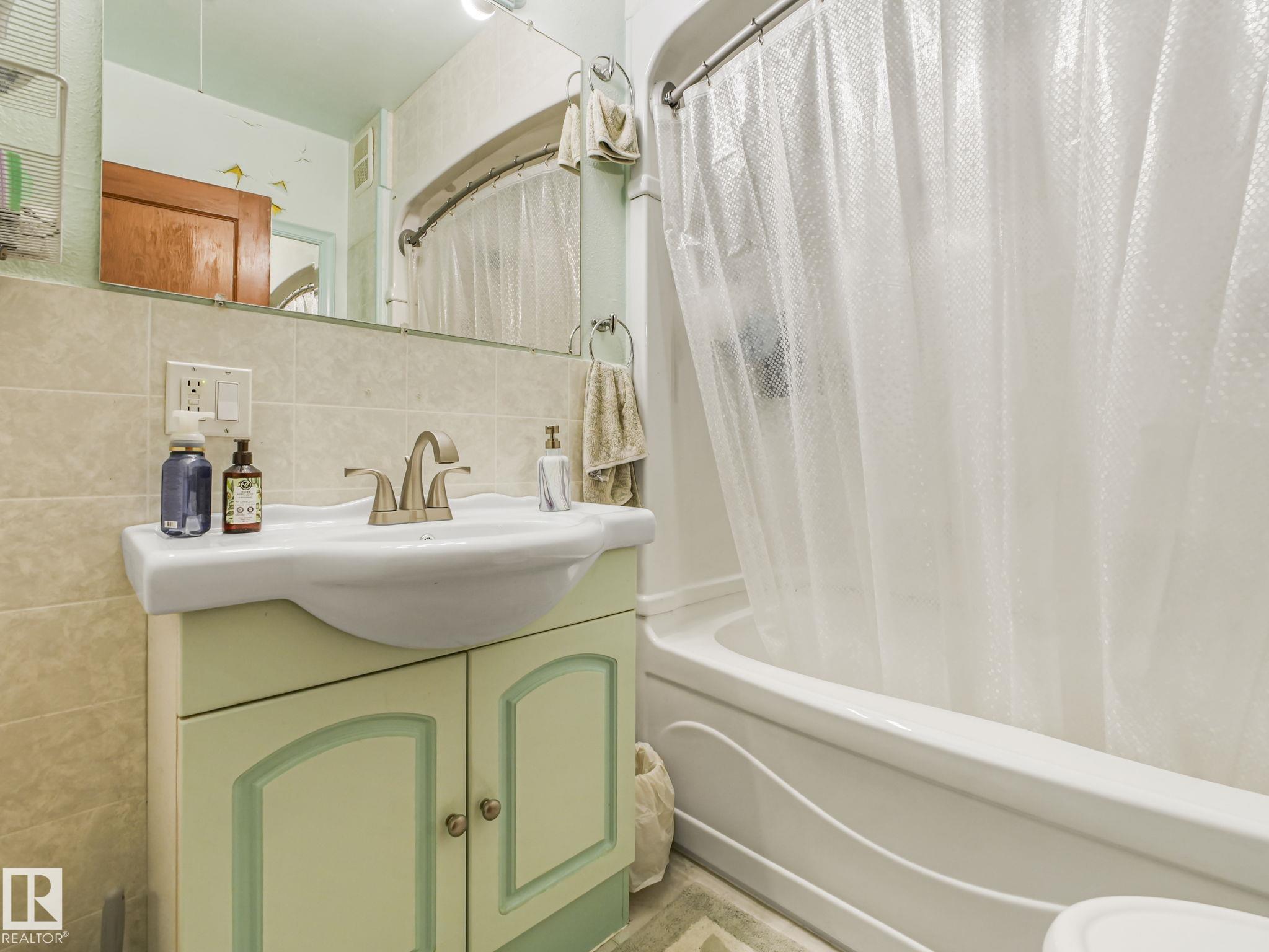 Photo 15 at 11702 129 Avenue NW, Calder, Edmonton
