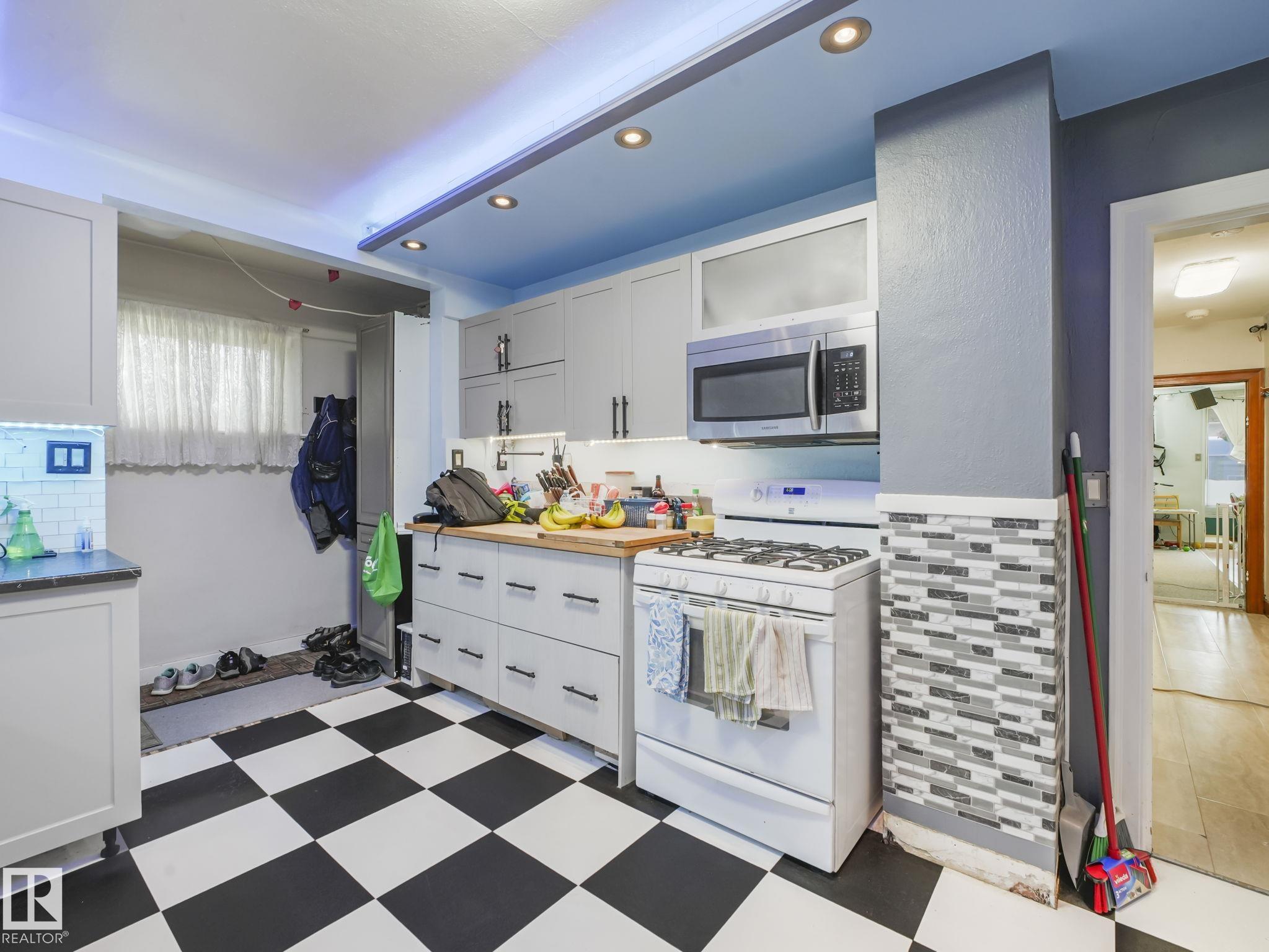 Photo 19 at 11702 129 Avenue NW, Calder, Edmonton
