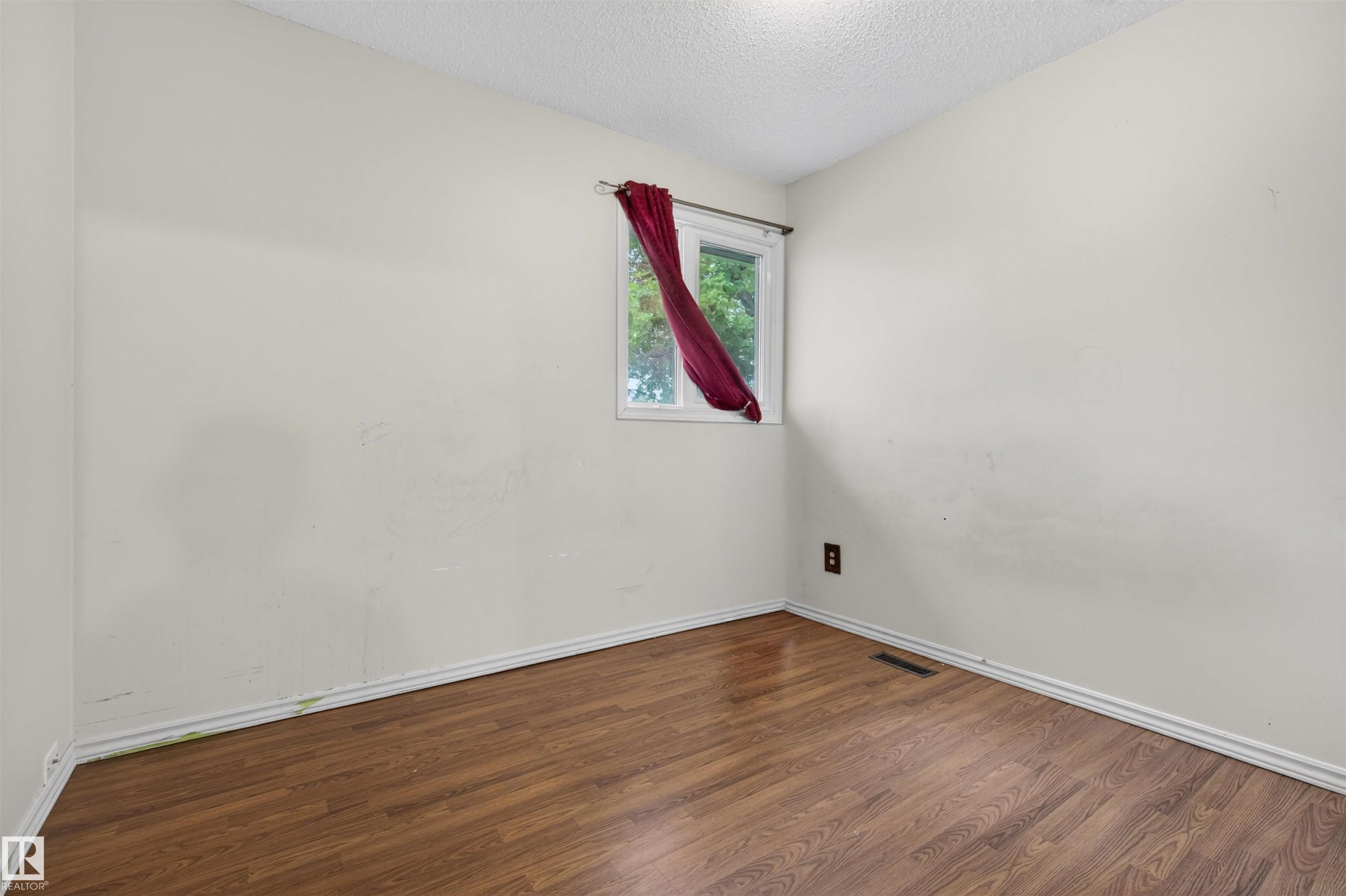 Photo 15 at 1 - 4275 76 Street NW, Michaels Park, Edmonton