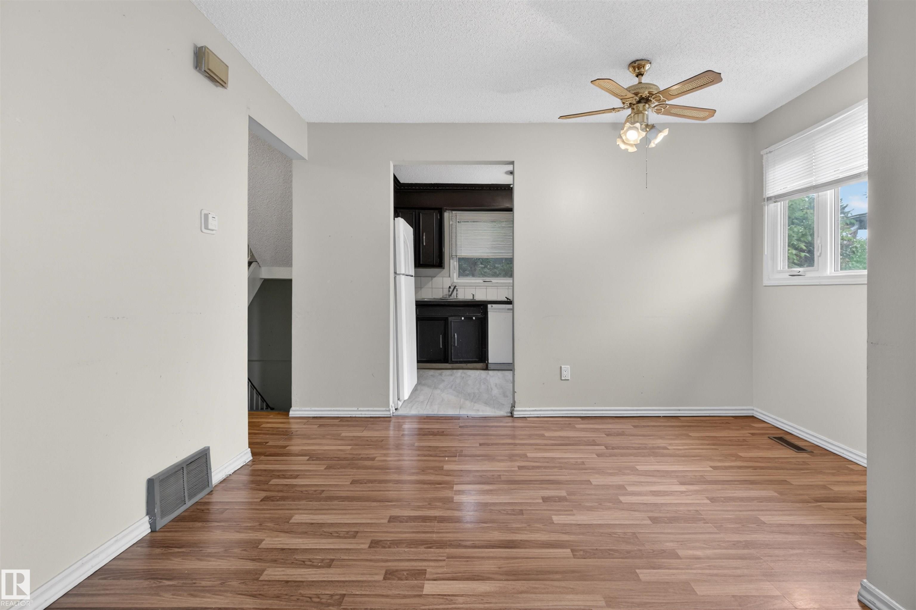 Photo 8 at 1 - 4275 76 Street NW, Michaels Park, Edmonton