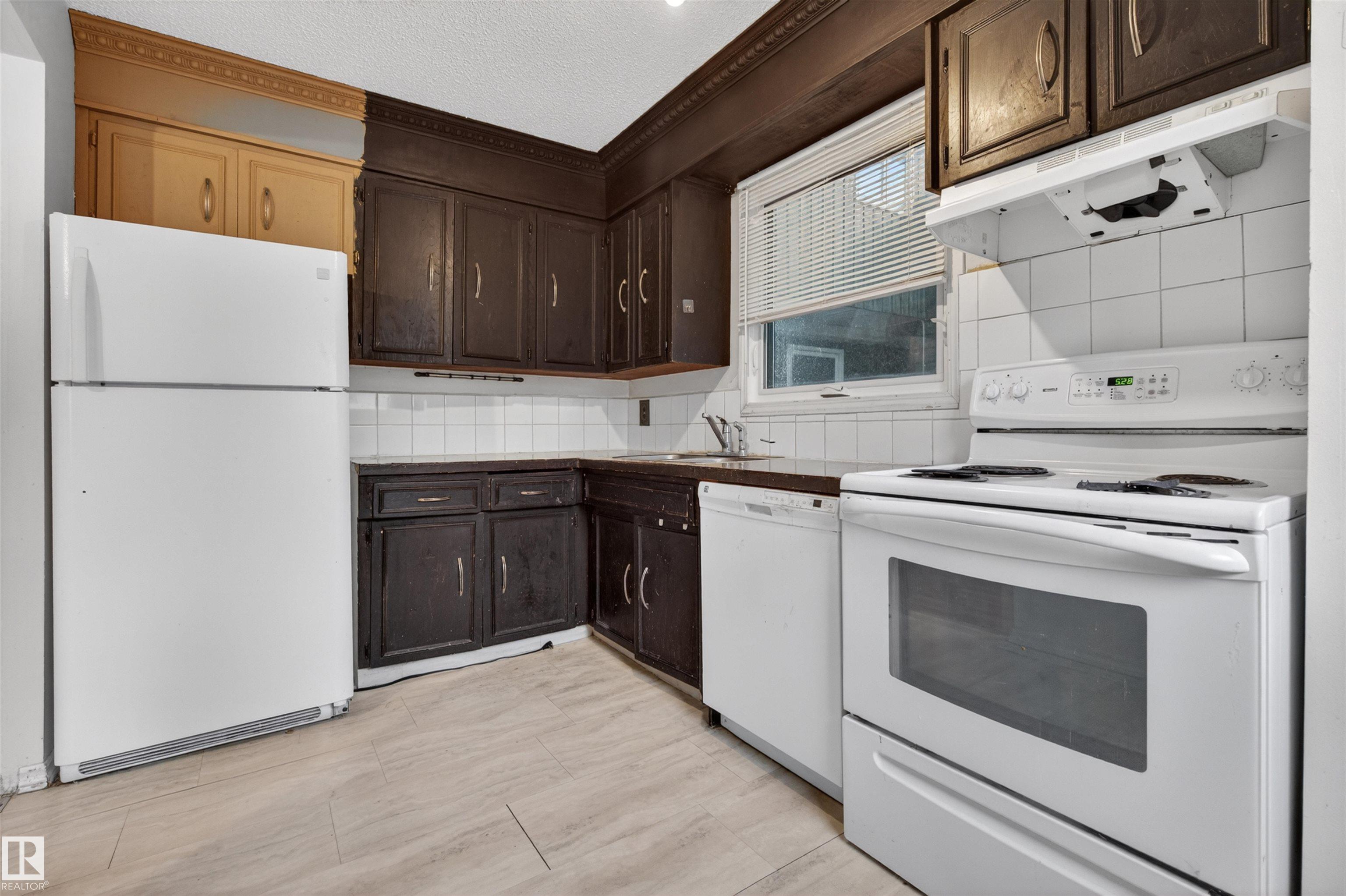 Photo 10 at 1 - 4275 76 Street NW, Michaels Park, Edmonton