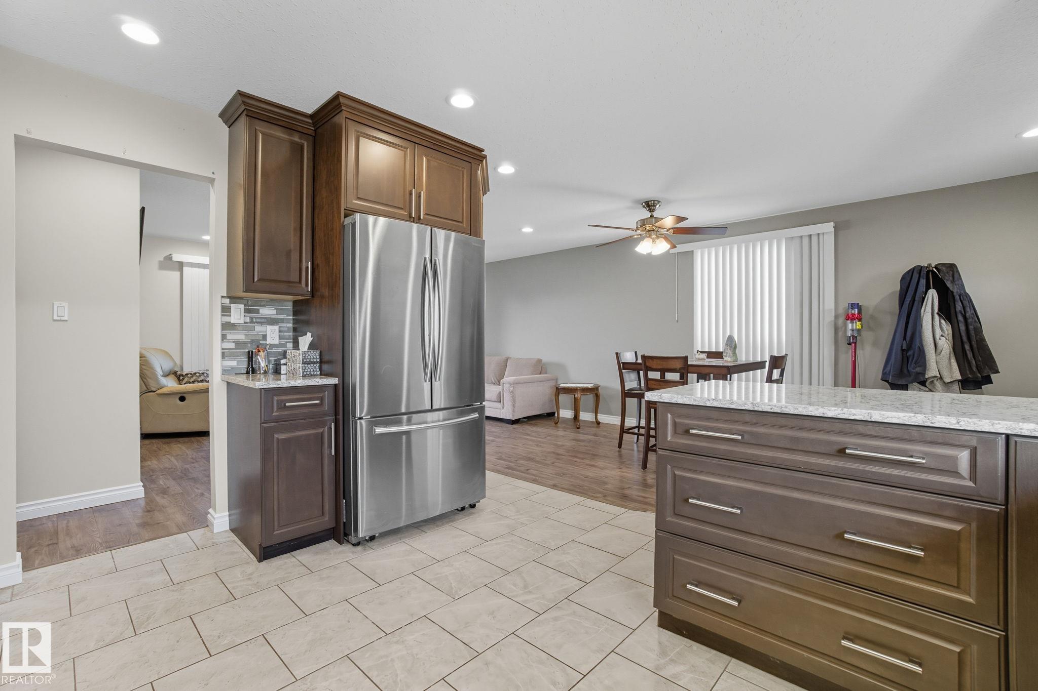 Photo 16 at 14239 53 Street NW, York, Edmonton