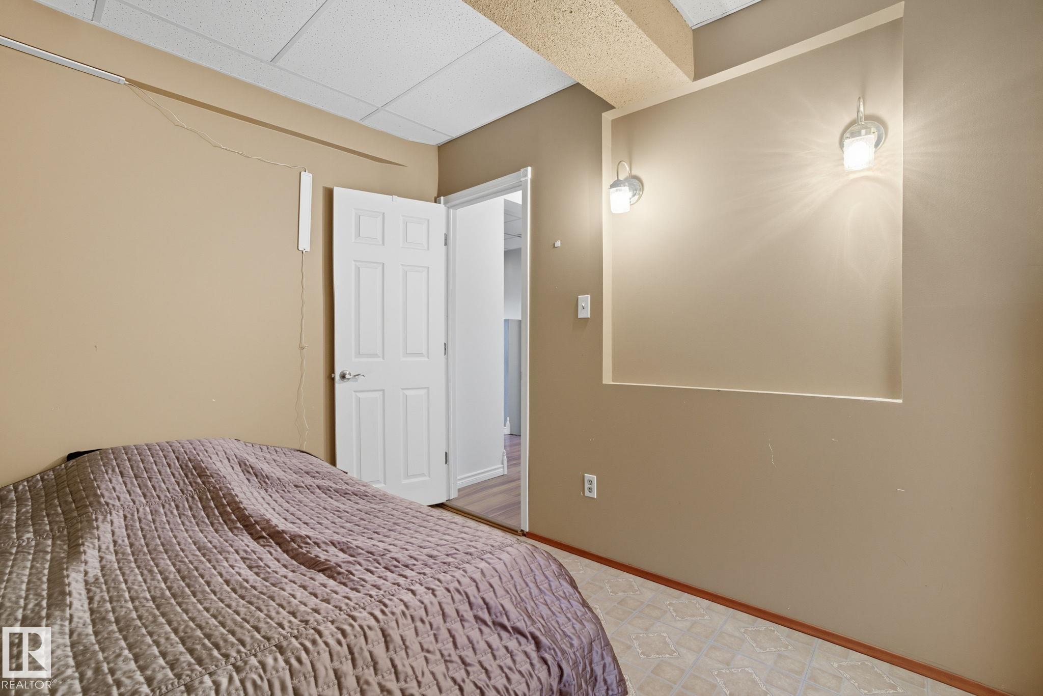 Photo 33 at 14239 53 Street NW, York, Edmonton