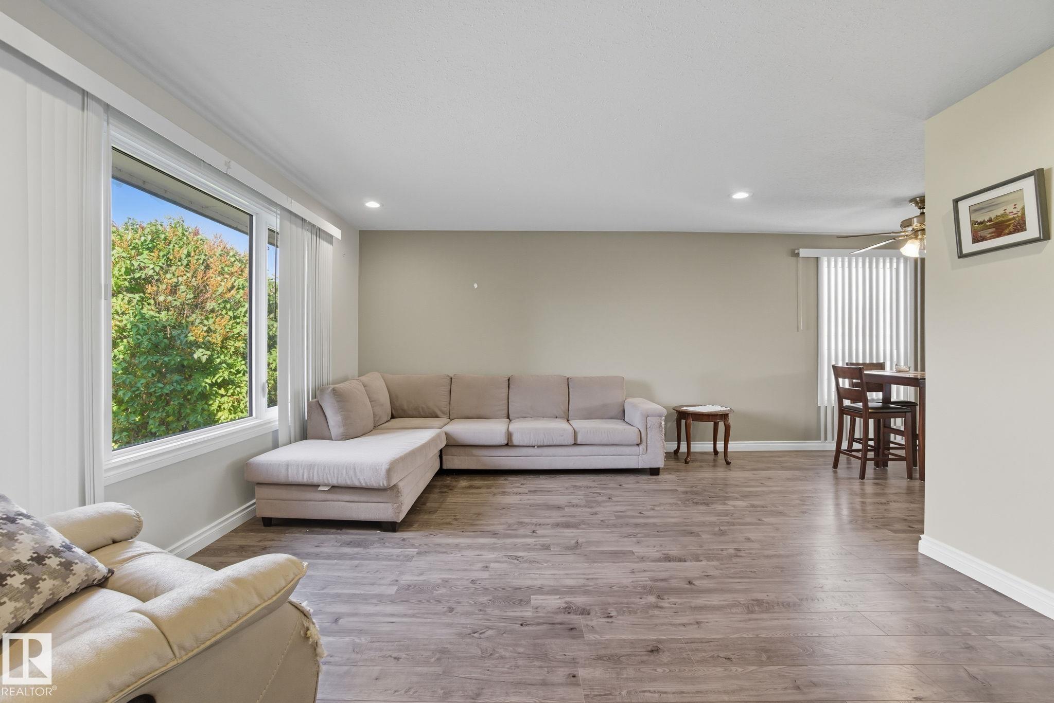 Photo 8 at 14239 53 Street NW, York, Edmonton