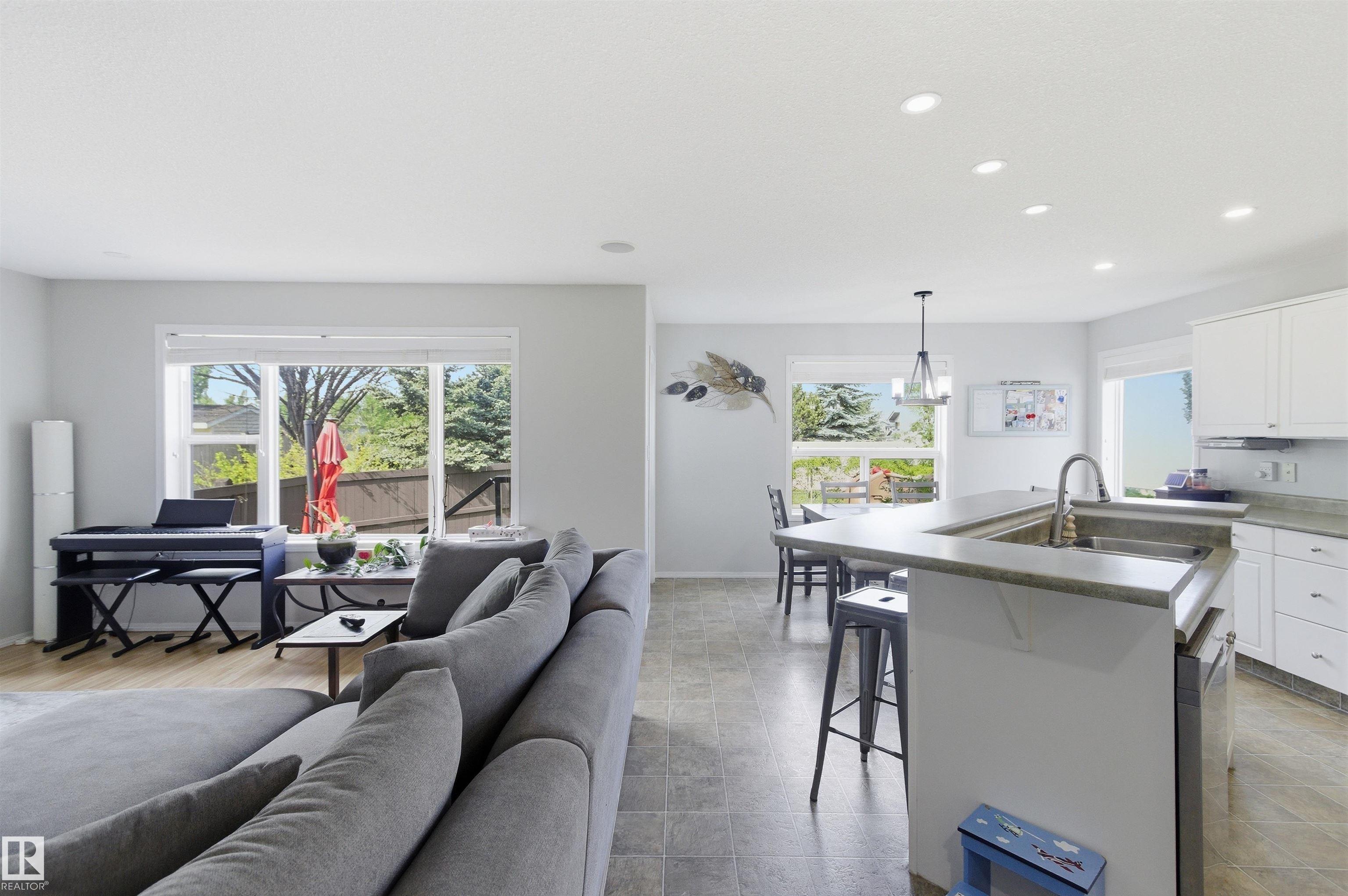 Photo 10 at 162 Sunflower Crescent, Clarkdale Meadows, Sherwood Park
