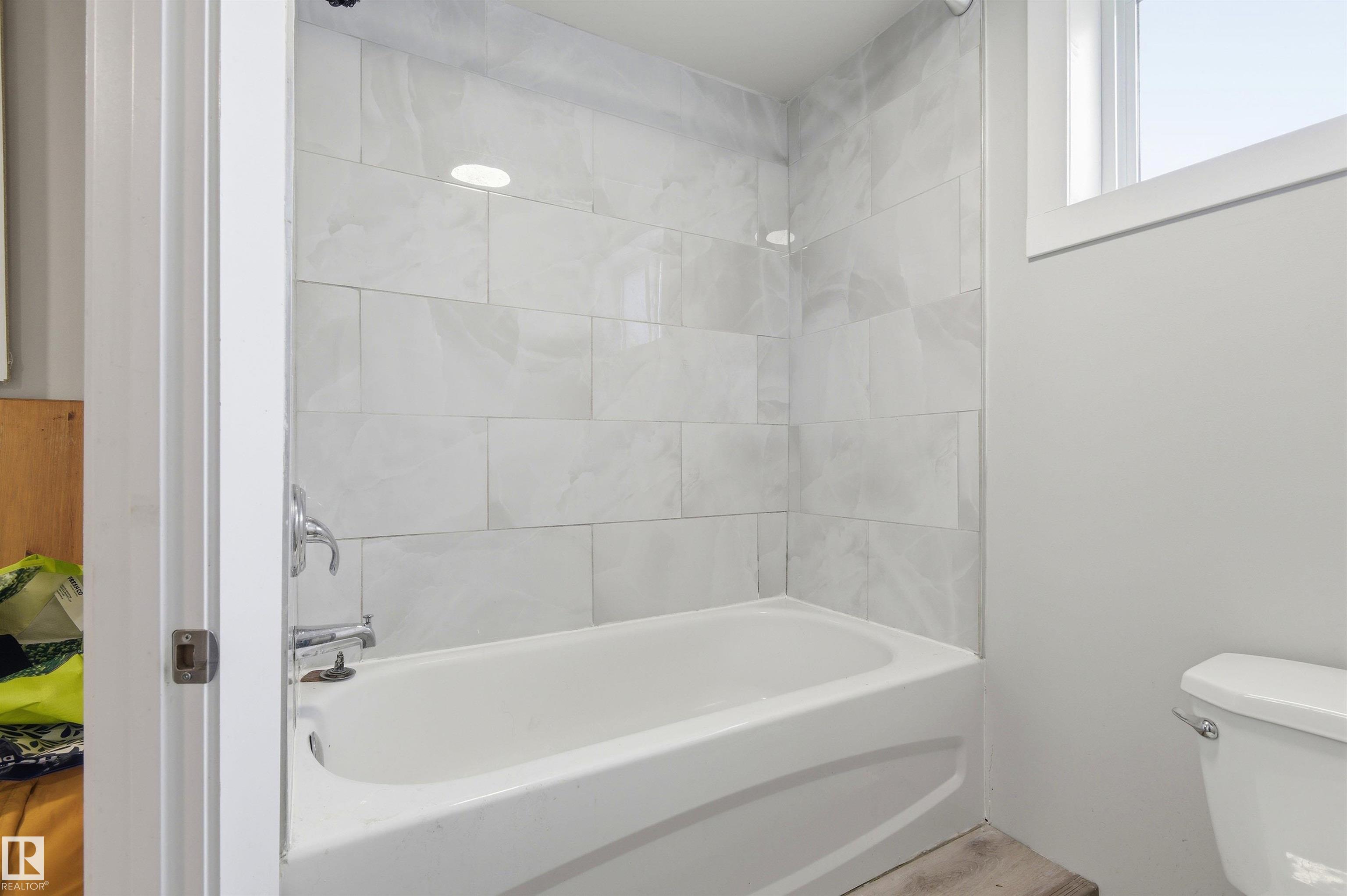 Photo 17 at 7412/7414 83 Avenue NW, Kenilworth, Edmonton